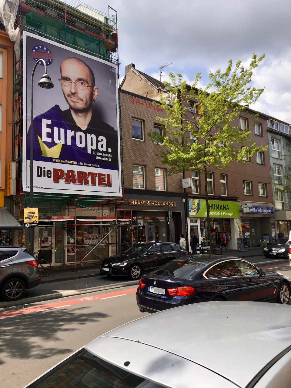 mark_benecke_PARTEI_europa_wahl_riesen_poster_venloer_strasse_koeln.jpeg