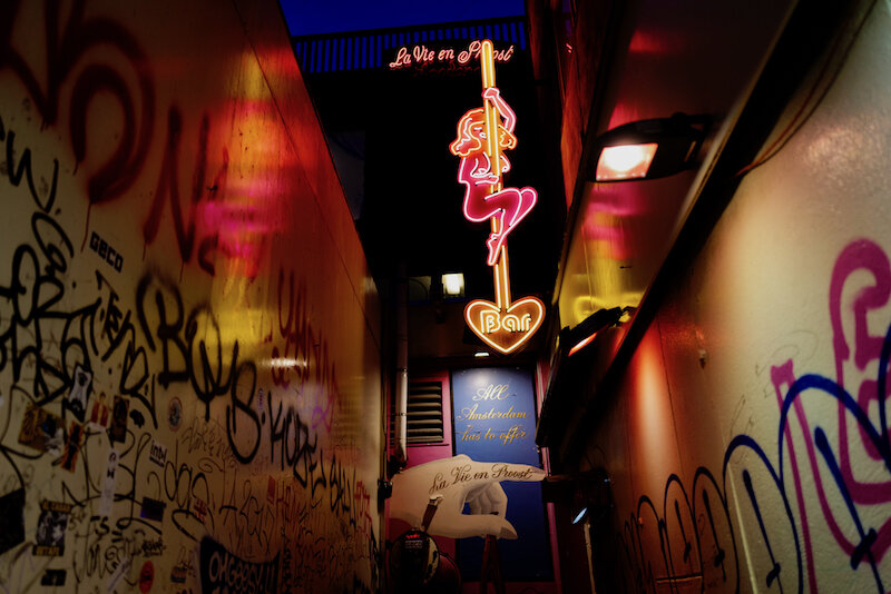 amsterdam_corona_august_2020_mark_benecke_virus_pandemie_rotlich_red_light - 41.jpeg
