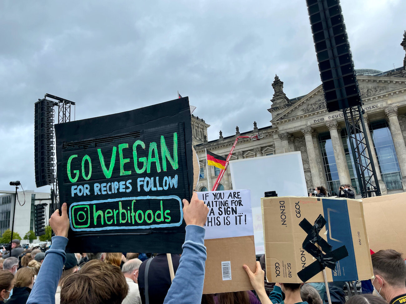 mark_benecke_fridays_for_future_berlin_greta_thunberg_luisa_neubauer_carla_reemtsma_sept_2021 - 65.jpeg