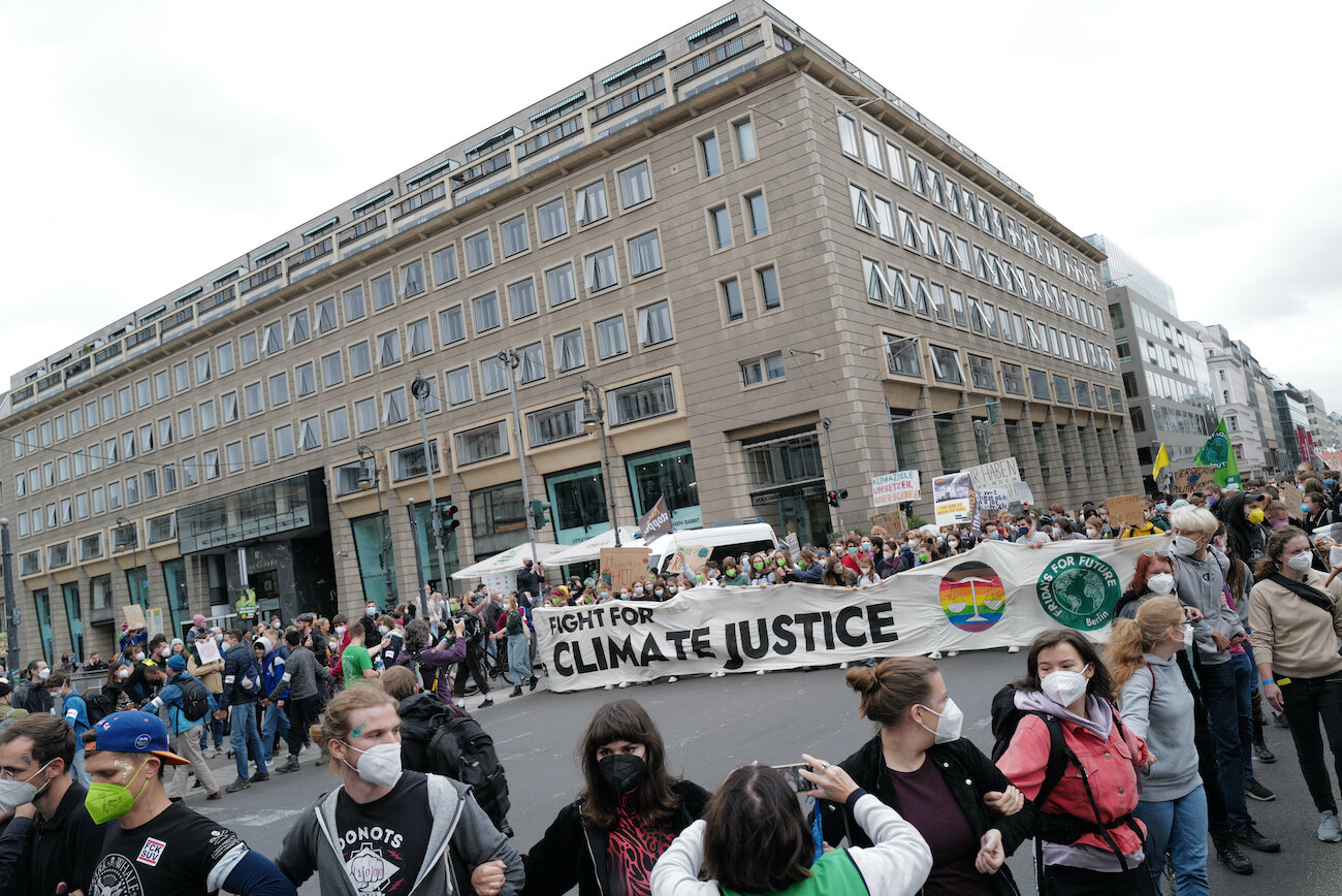 mark_benecke_fridays_for_future_berlin_greta_thunberg_luisa_neubauer_carla_reemtsma_sept_2021 - 77.jpeg