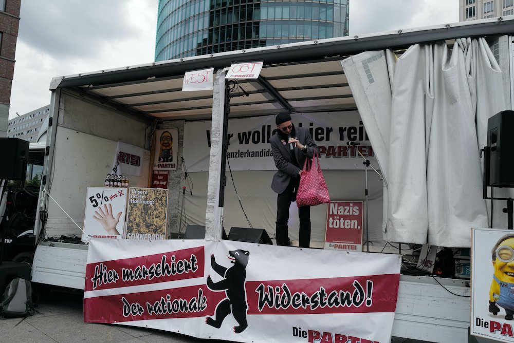 mark_benecke_die_PARTEI_bundestagswahl_2021_berlin_frankfurt_oder - 62.jpeg