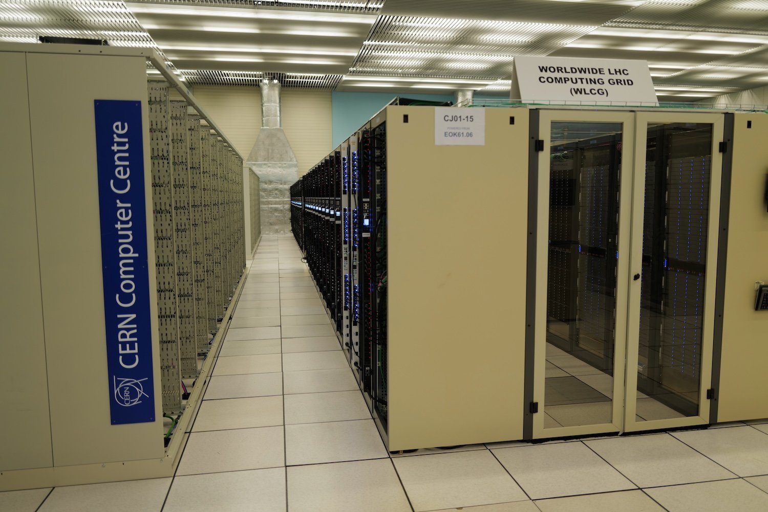 CERN_geneva_neutrino_chamber_protoDUNE_ISOLDE_particle_accelerator_antimatter_factory_geneva_mark_benecke - 53.jpeg