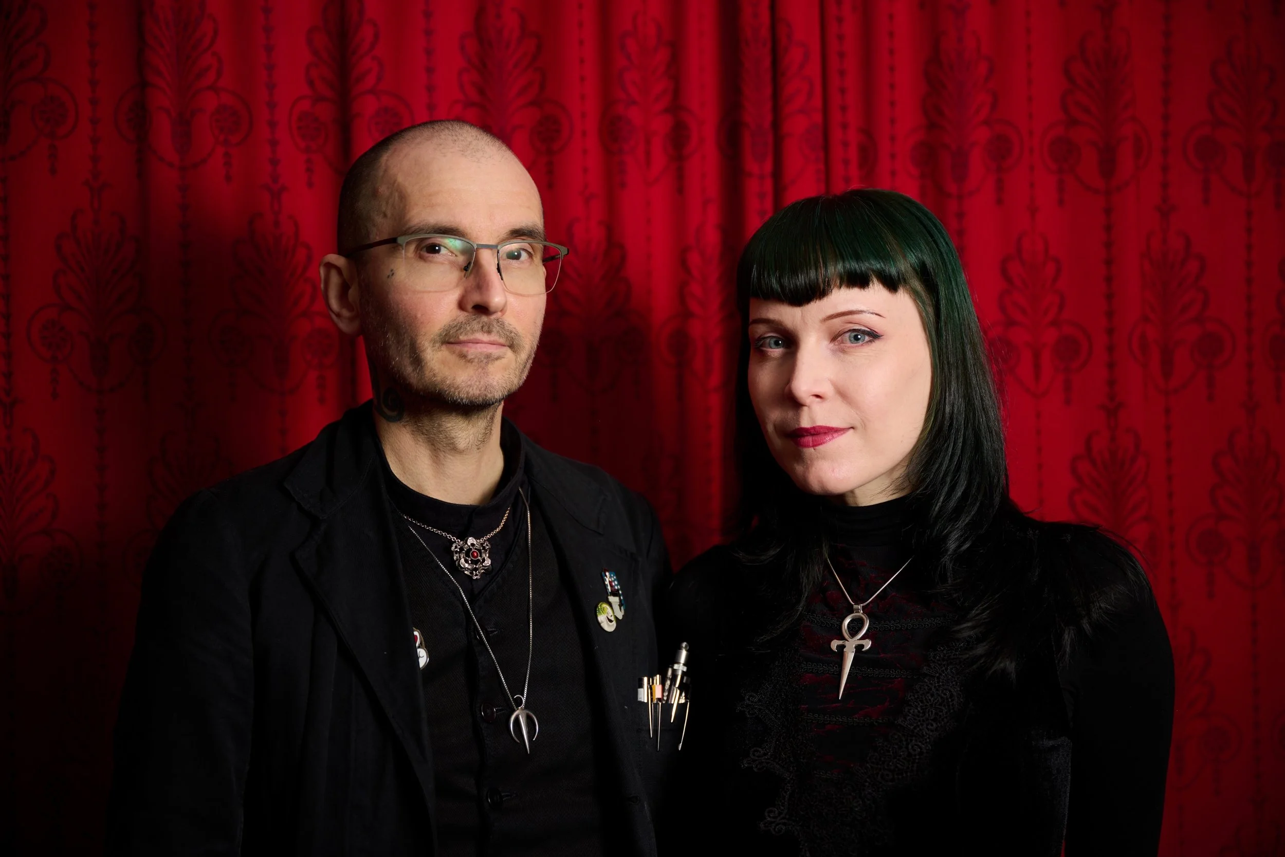 mark_benecke_ines_lisa_koch_shooting_vampire_study - 15.jpeg