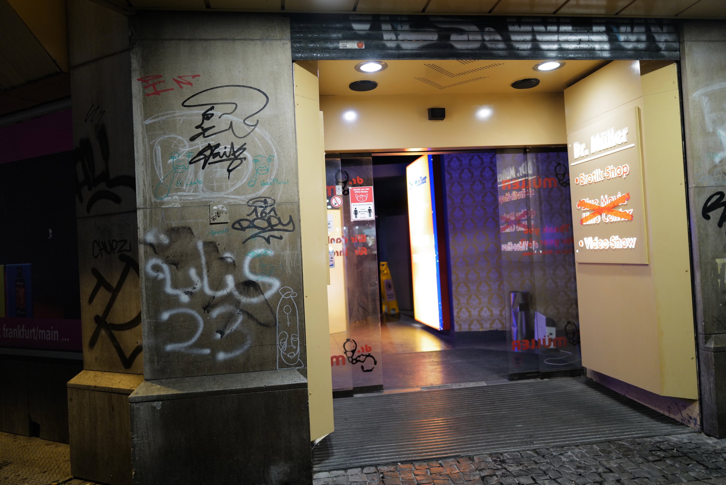 frankfurt_ffm_main_red_light_kaiserstrasse_mark_benecke_bahnhof - 12.jpeg