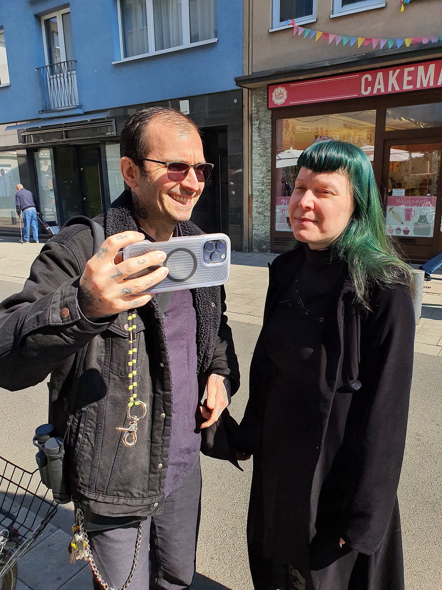 mark_benecke_richard_bargel_ines_suedstadt_severinsviertel_2025_shooting - 4.jpeg