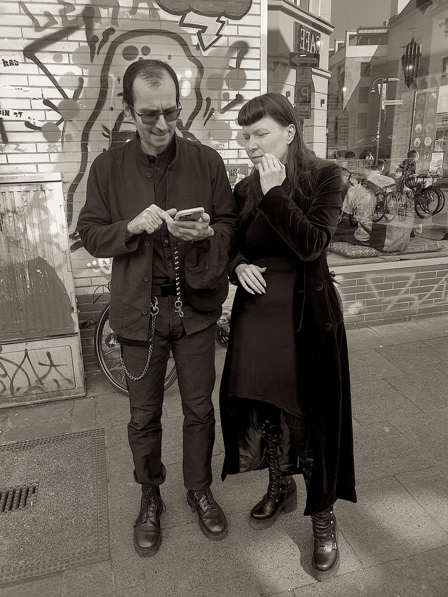 mark_benecke_richard_bargel_ines_suedstadt_severinsviertel_2025_shooting - 53.jpeg
