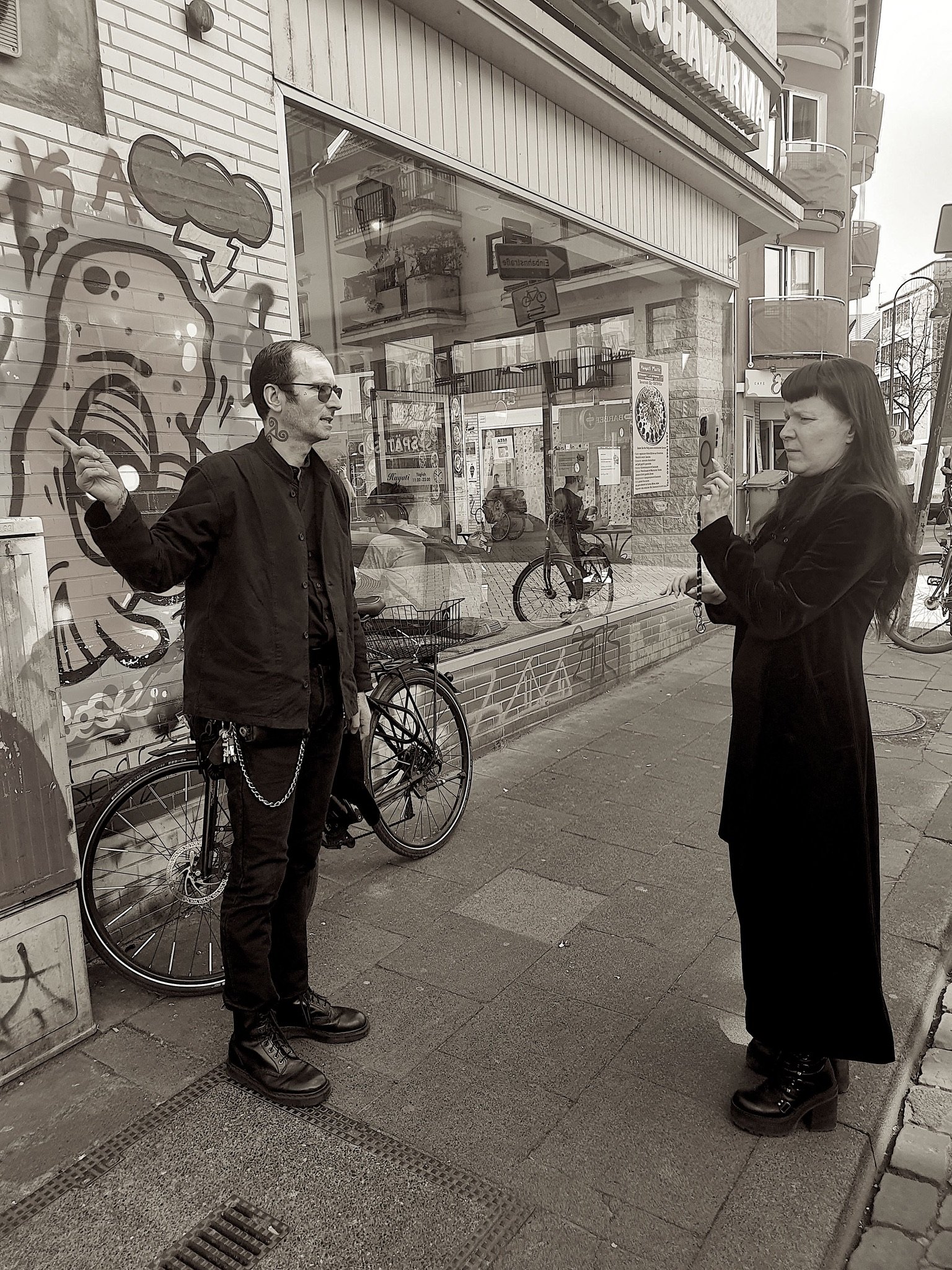 mark_benecke_richard_bargel_ines_suedstadt_severinsviertel_2025_shooting - 52.jpeg