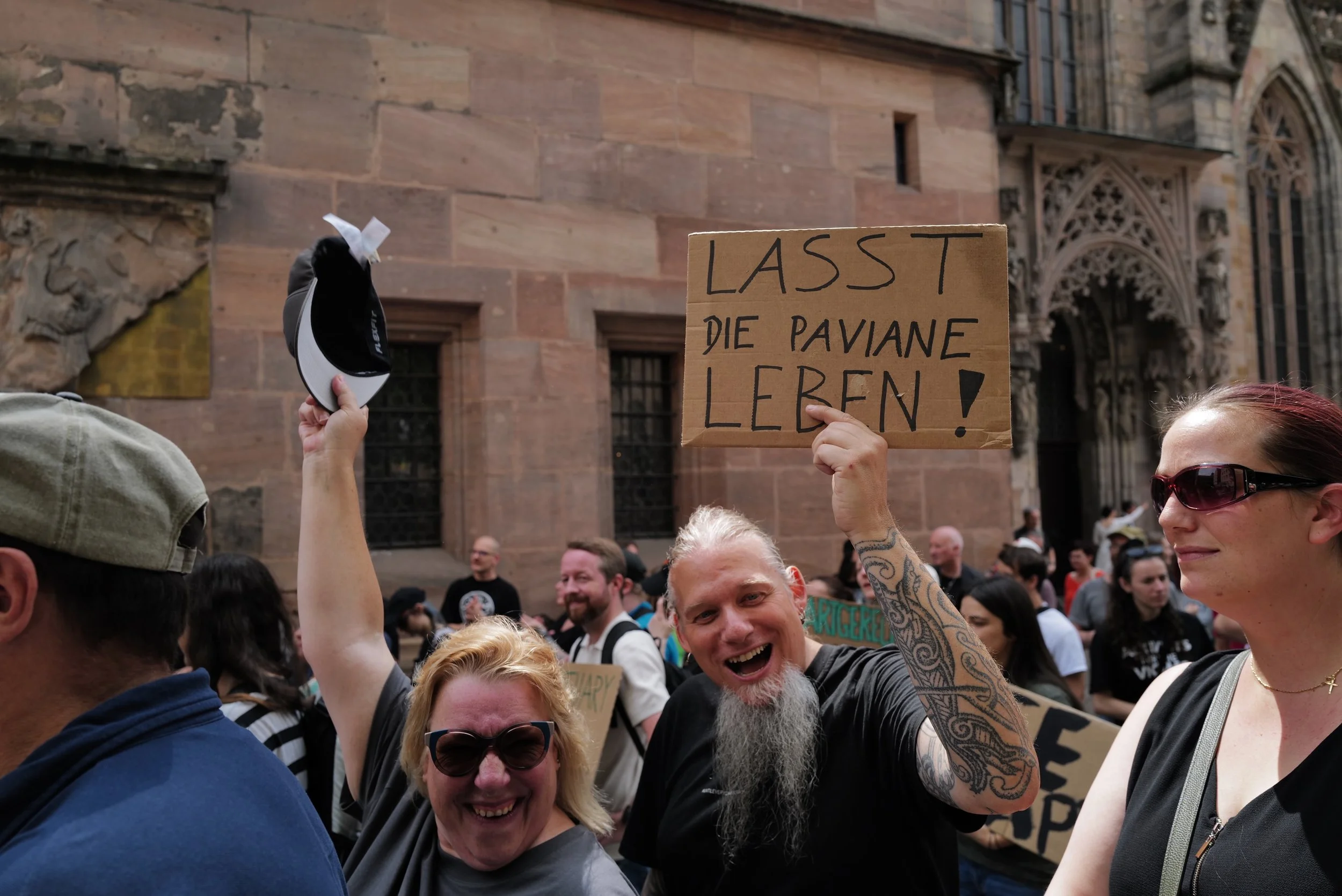 mark_benecke_affen_nuernberg_erschiessung_demo_animal_rebellion_vegan_vernetzt_colin_goldner - 6.jpeg