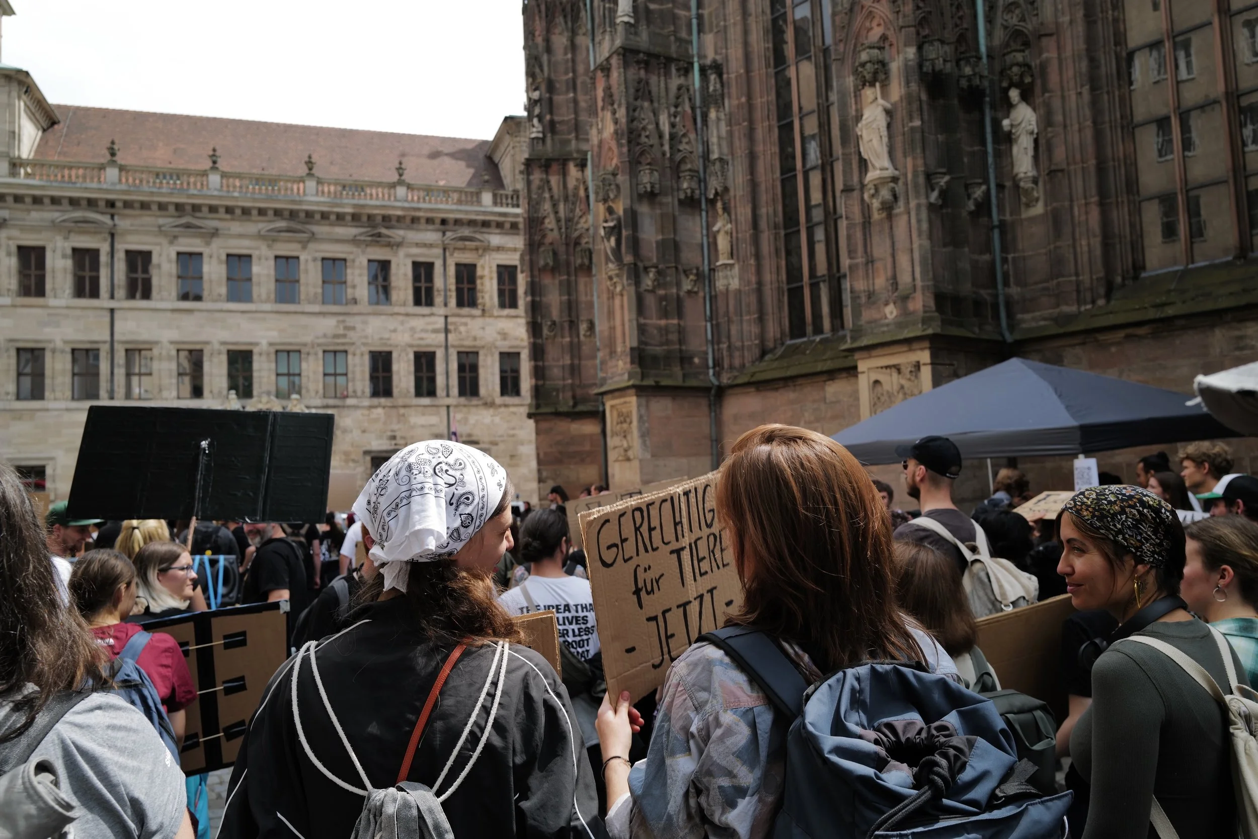 mark_benecke_affen_nuernberg_erschiessung_demo_animal_rebellion_vegan_vernetzt_colin_goldner - 7.jpeg