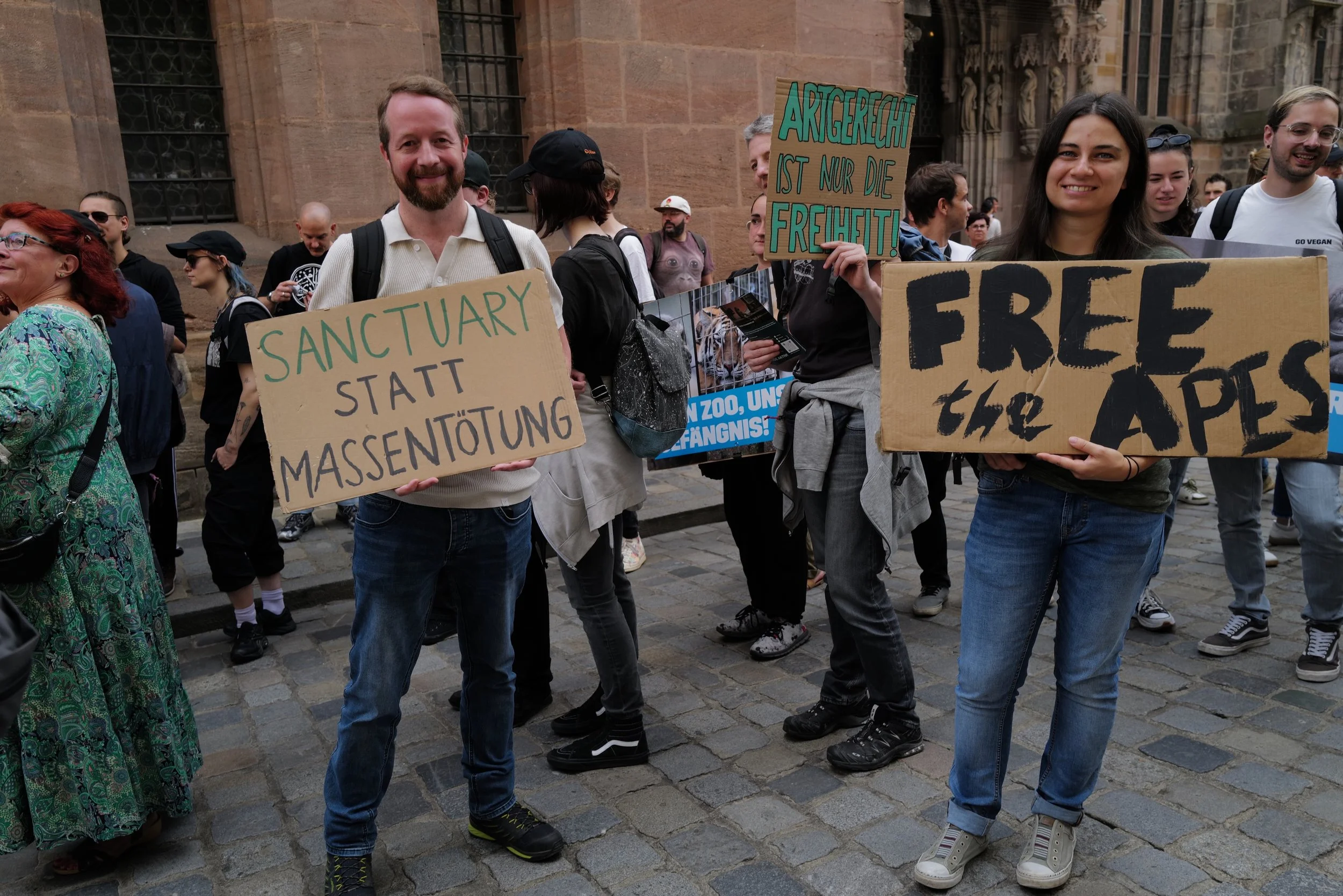 mark_benecke_affen_nuernberg_erschiessung_demo_animal_rebellion_vegan_vernetzt_colin_goldner - 9.jpeg