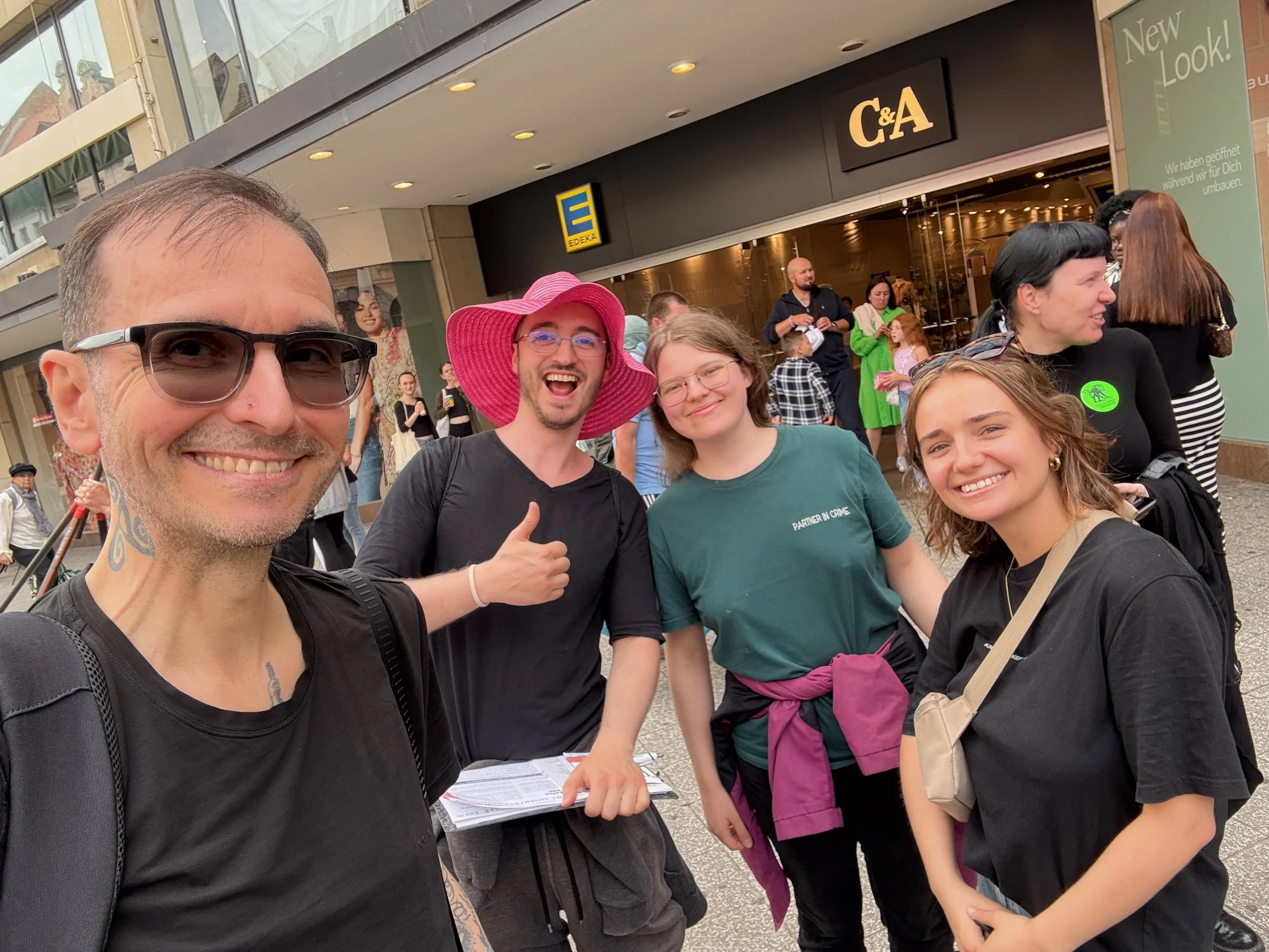 mark_benecke_affen_nuernberg_erschiessung_demo_animal_rebellion_vegan_vernetzt_colin_goldner - 21.jpeg