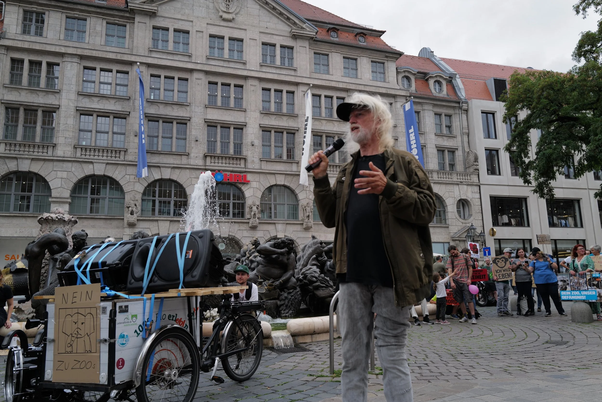 mark_benecke_affen_nuernberg_erschiessung_demo_animal_rebellion_vegan_vernetzt_colin_goldner - 25.jpeg