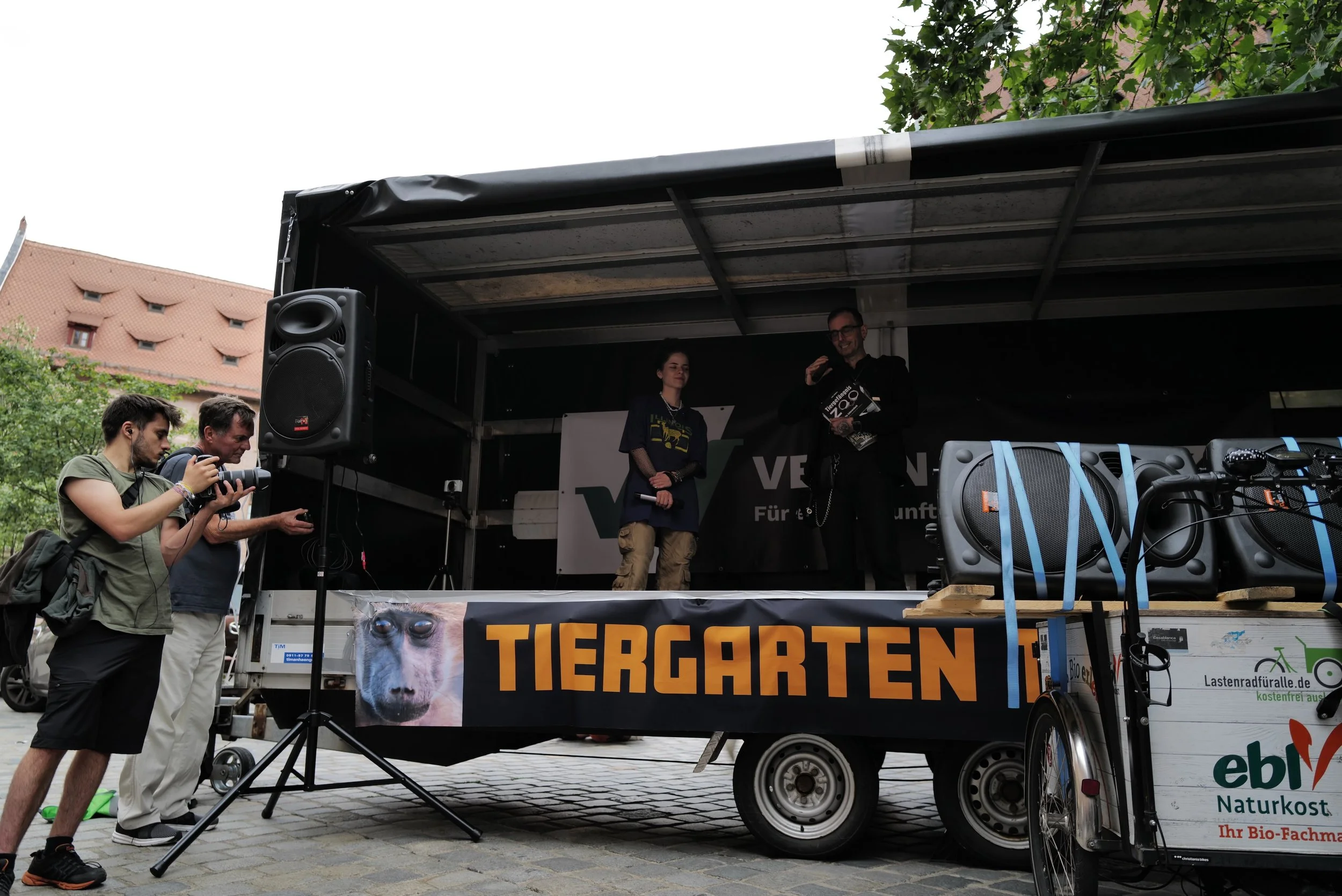 mark_benecke_affen_nuernberg_erschiessung_demo_animal_rebellion_vegan_vernetzt_colin_goldner - 31.jpeg