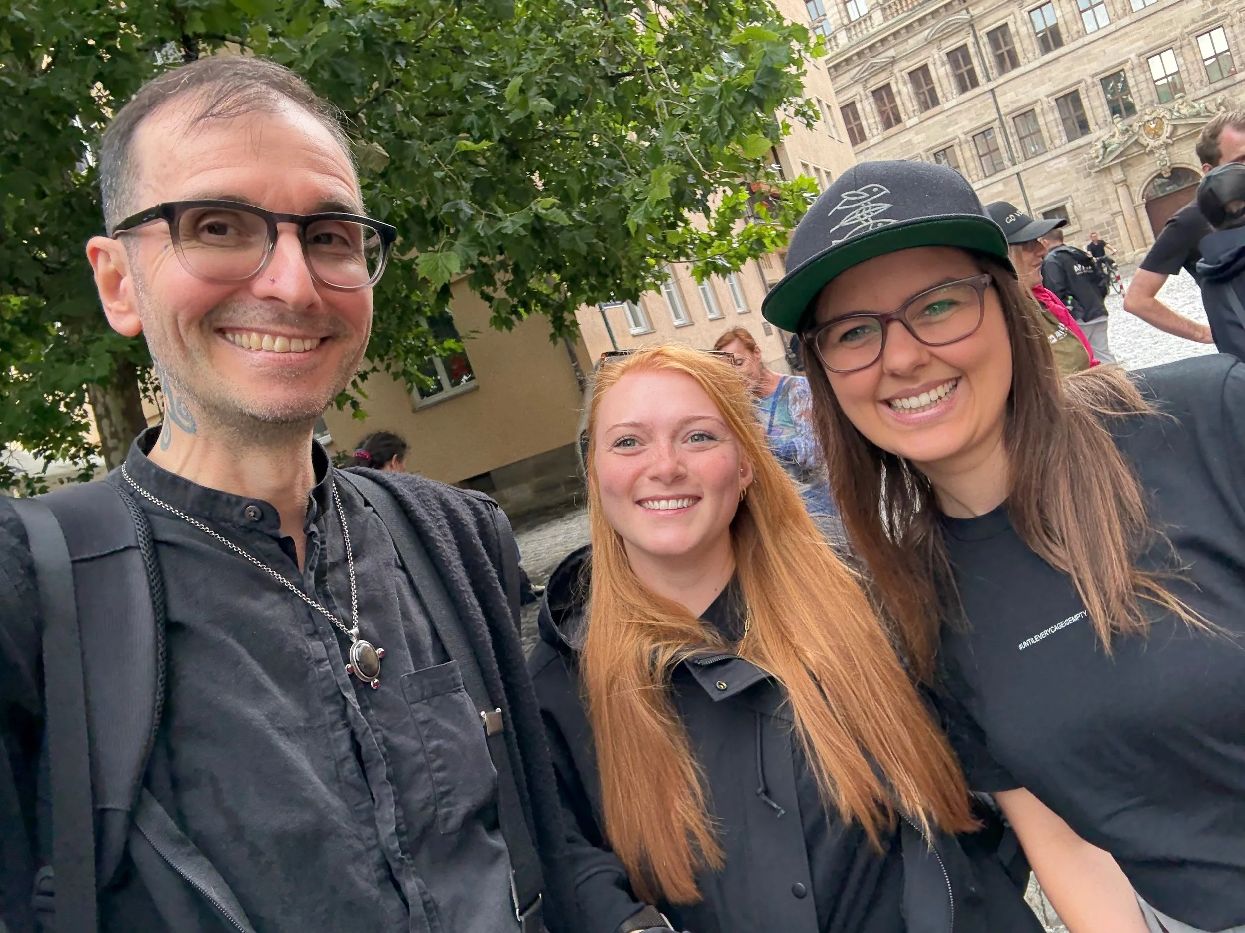 mark_benecke_affen_nuernberg_erschiessung_demo_animal_rebellion_vegan_vernetzt_colin_goldner - 36.jpeg