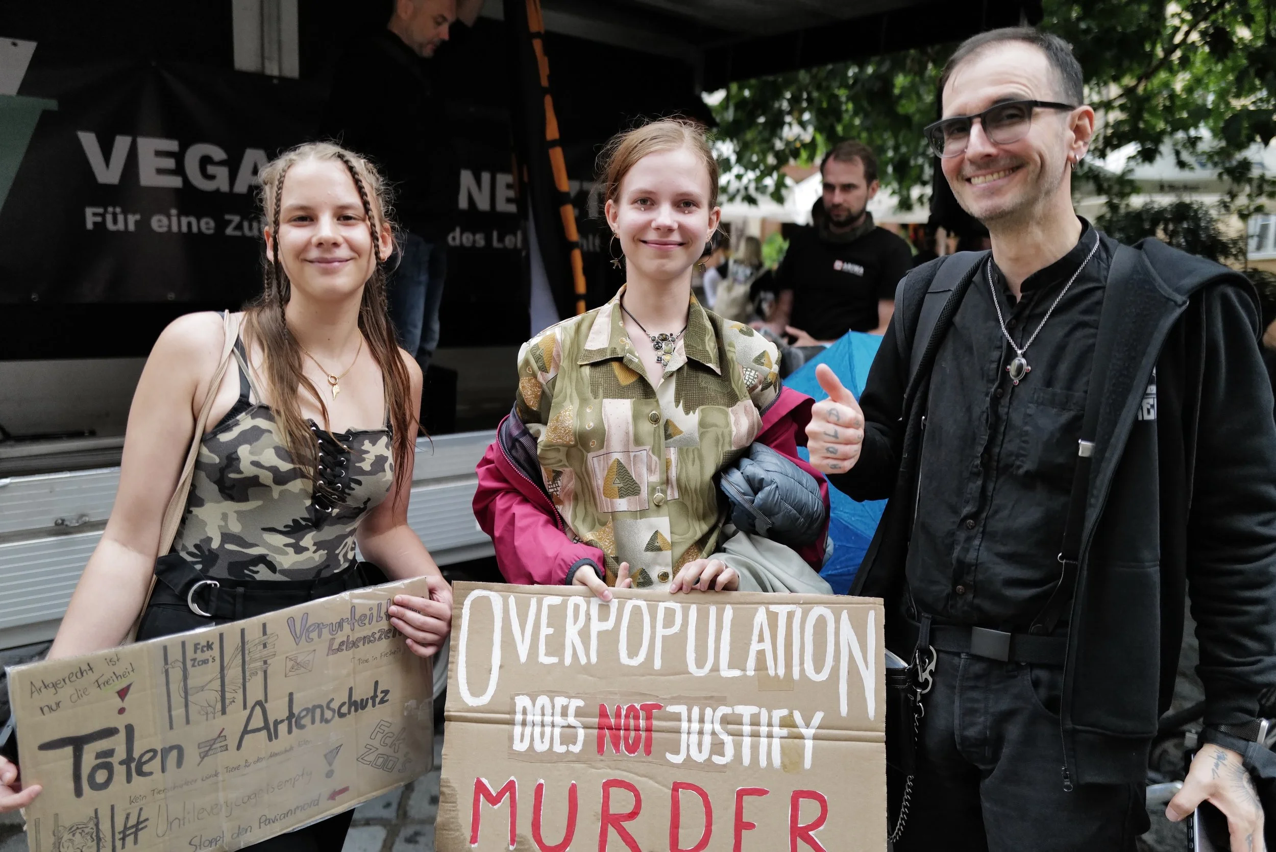 mark_benecke_affen_nuernberg_erschiessung_demo_animal_rebellion_vegan_vernetzt_colin_goldner - 38.jpeg