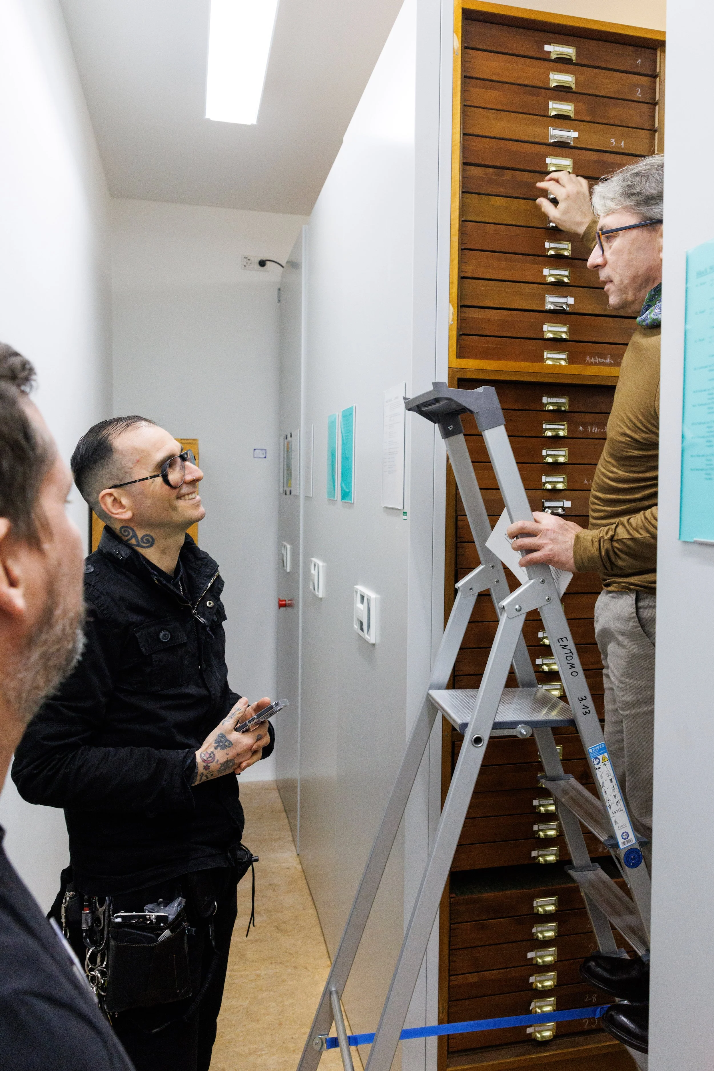 mark_benecke_naturkundemuseum_karlsruhe_fotograf_ist_mathias_vielsaecker_credit_muss_angegeben_werden_small - 5.jpeg