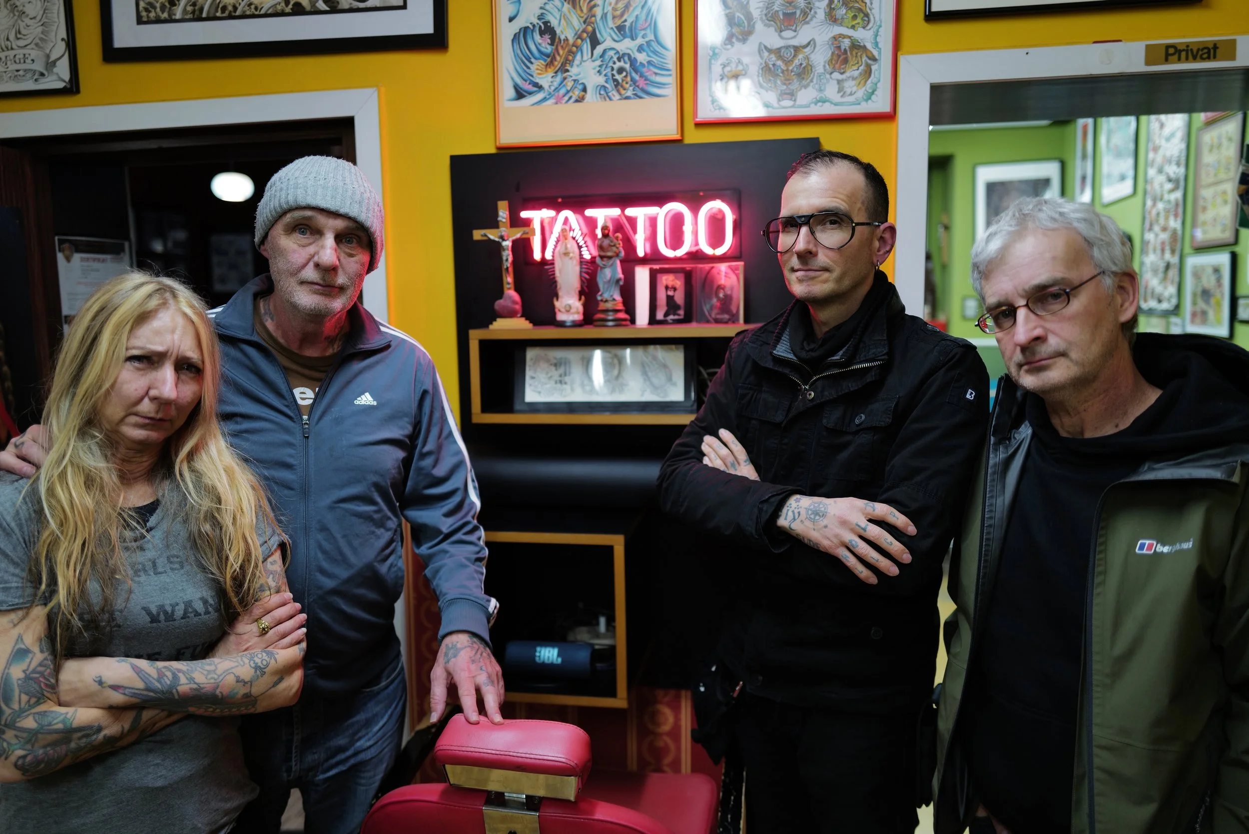 mark_benecke_wiener_platz_genovevastrasse_elektrische_taetowierungen_dieter_anke_koeln - 6.jpeg