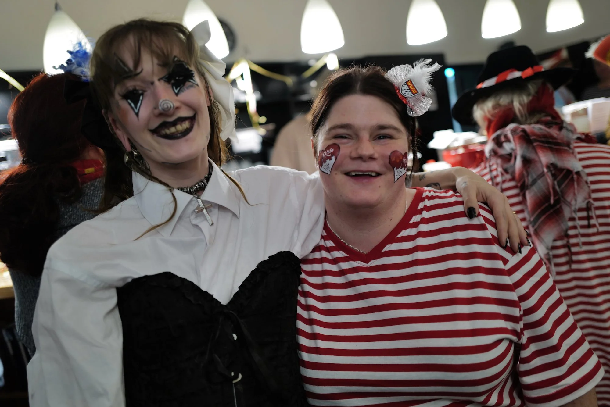 mark_benecke_dreijestirn_karneval_vringstreff_fasteloovend_suedstadt_severinsviertel_koeln - 5.jpeg