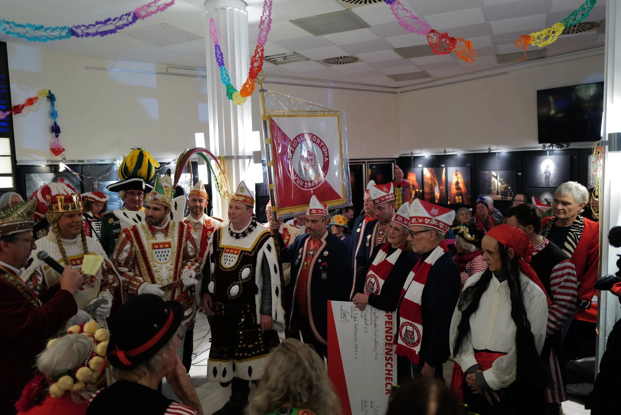 mark_benecke_dreijestirn_karneval_vringstreff_fasteloovend_suedstadt_severinsviertel_koeln - 6.jpeg