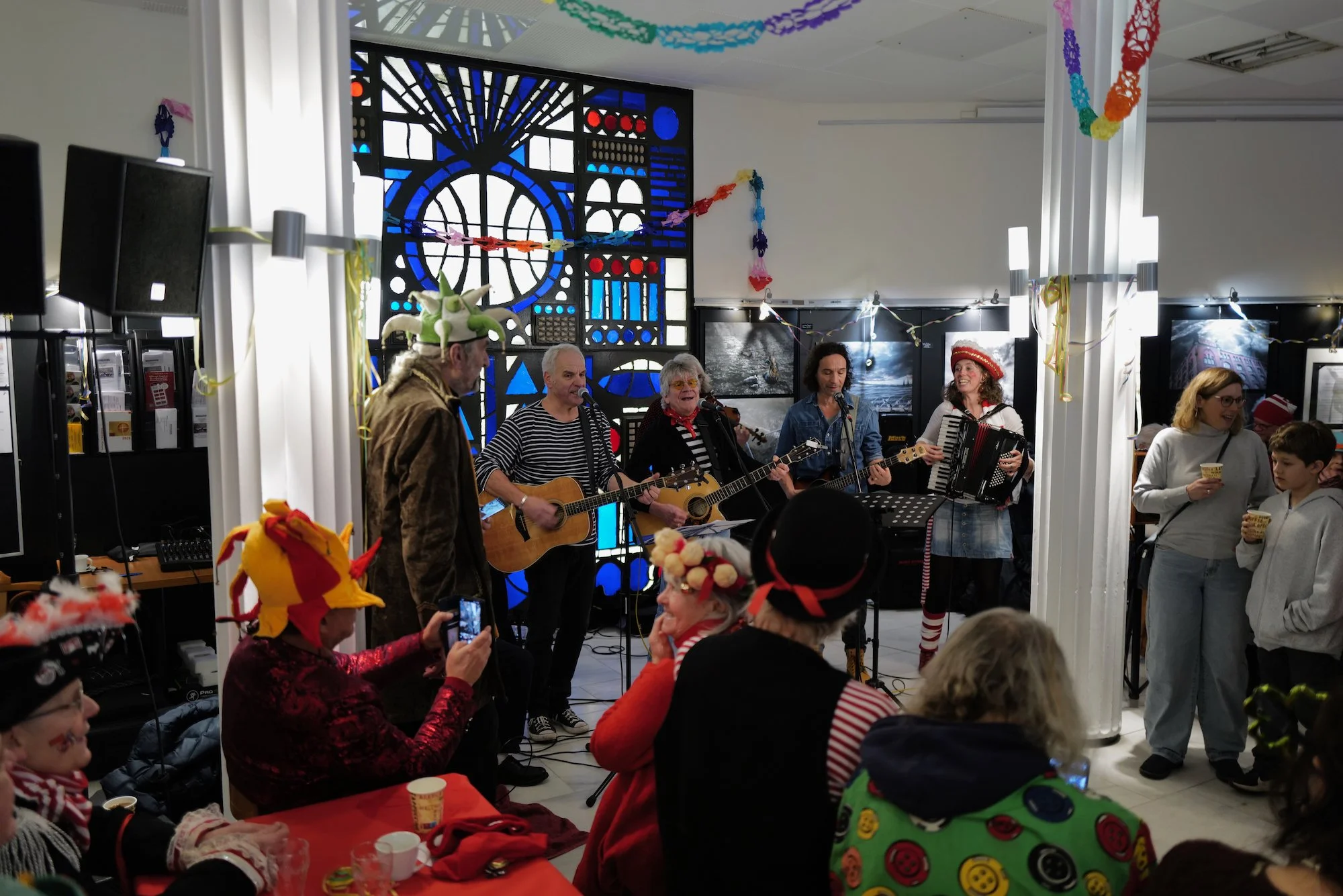 mark_benecke_dreijestirn_karneval_vringstreff_fasteloovend_suedstadt_severinsviertel_koeln - 14.jpeg