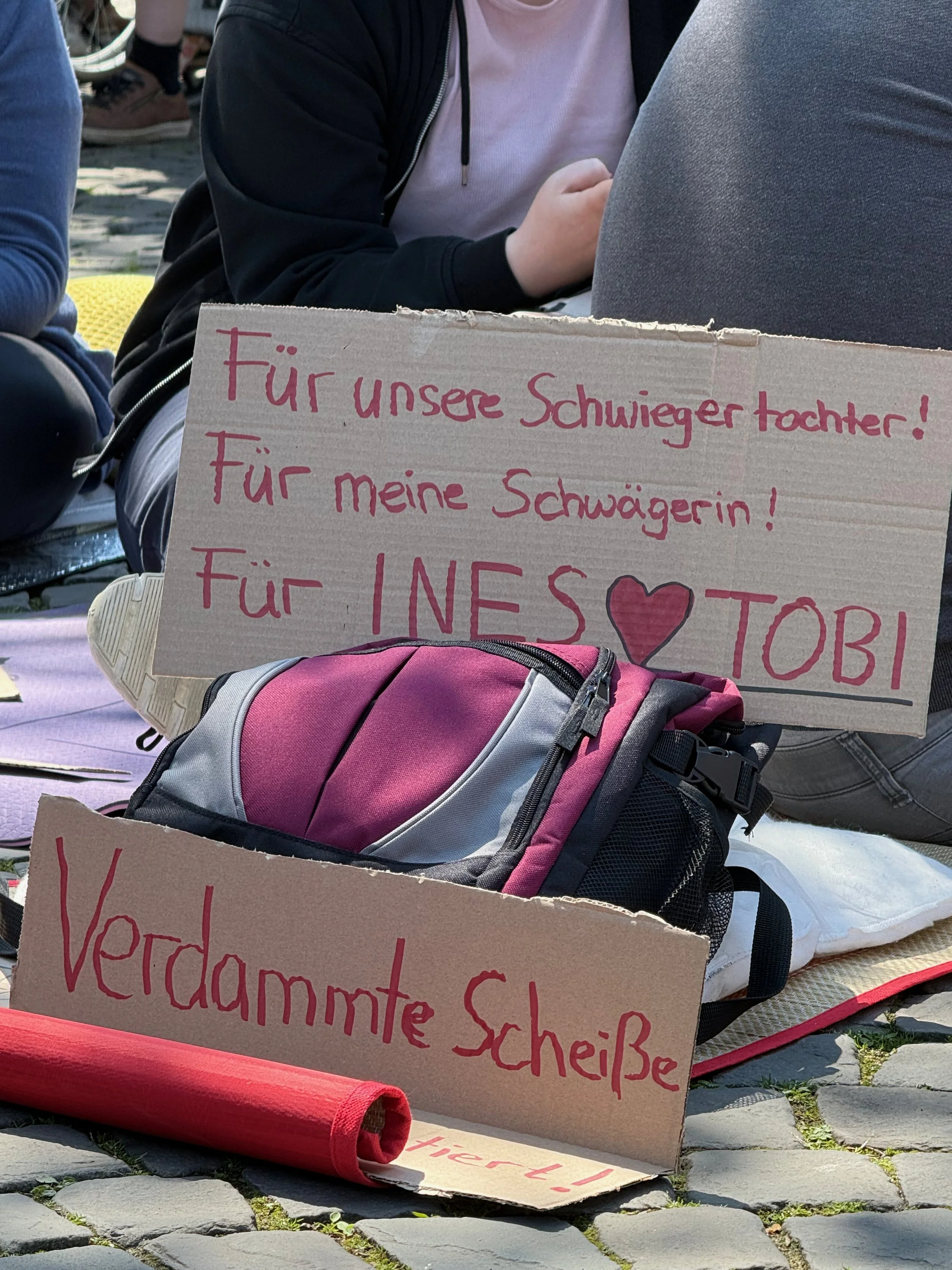 mecfs_liegend_demo_mai_2026_alter_markt_koeln_mark_benecke - 5.jpeg