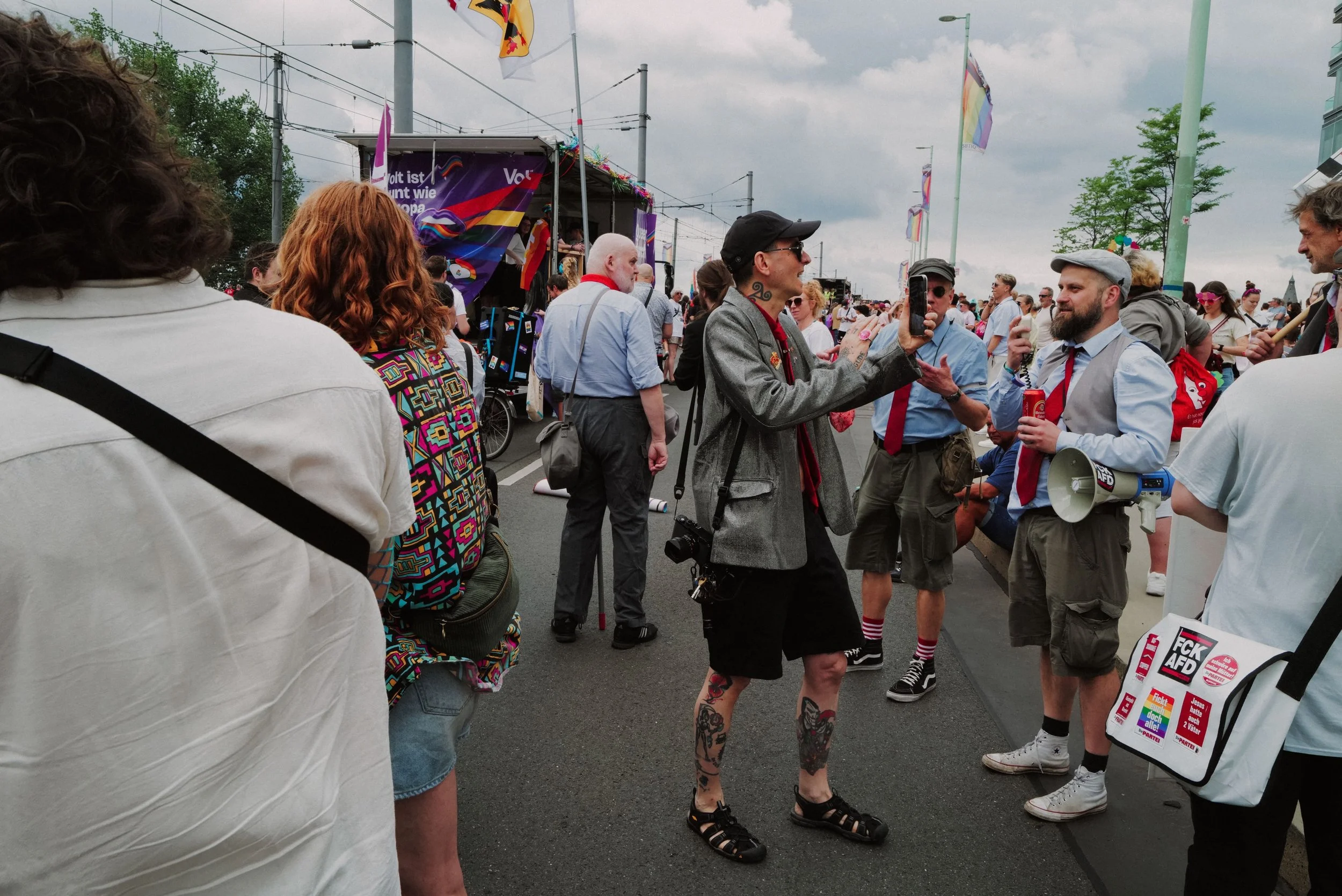 csd_colognepride_2026_koeln_jara_reker_street_photography_behind_the_scences - 8.jpeg