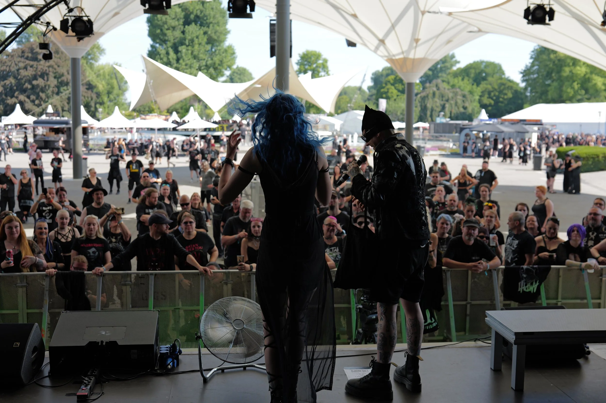 amphi_festival_mark_benecke_2026_covenant_welle_erdball_extize_schattenmann_joachim_witt_tanzbrunnen_solitary_experiments_eisbrecher_celene_nox_oliver_klein_jens_domgoergen_das_ich_motel_transylvania_lebanon_hanover_sotiria_und_vie (15).jpeg