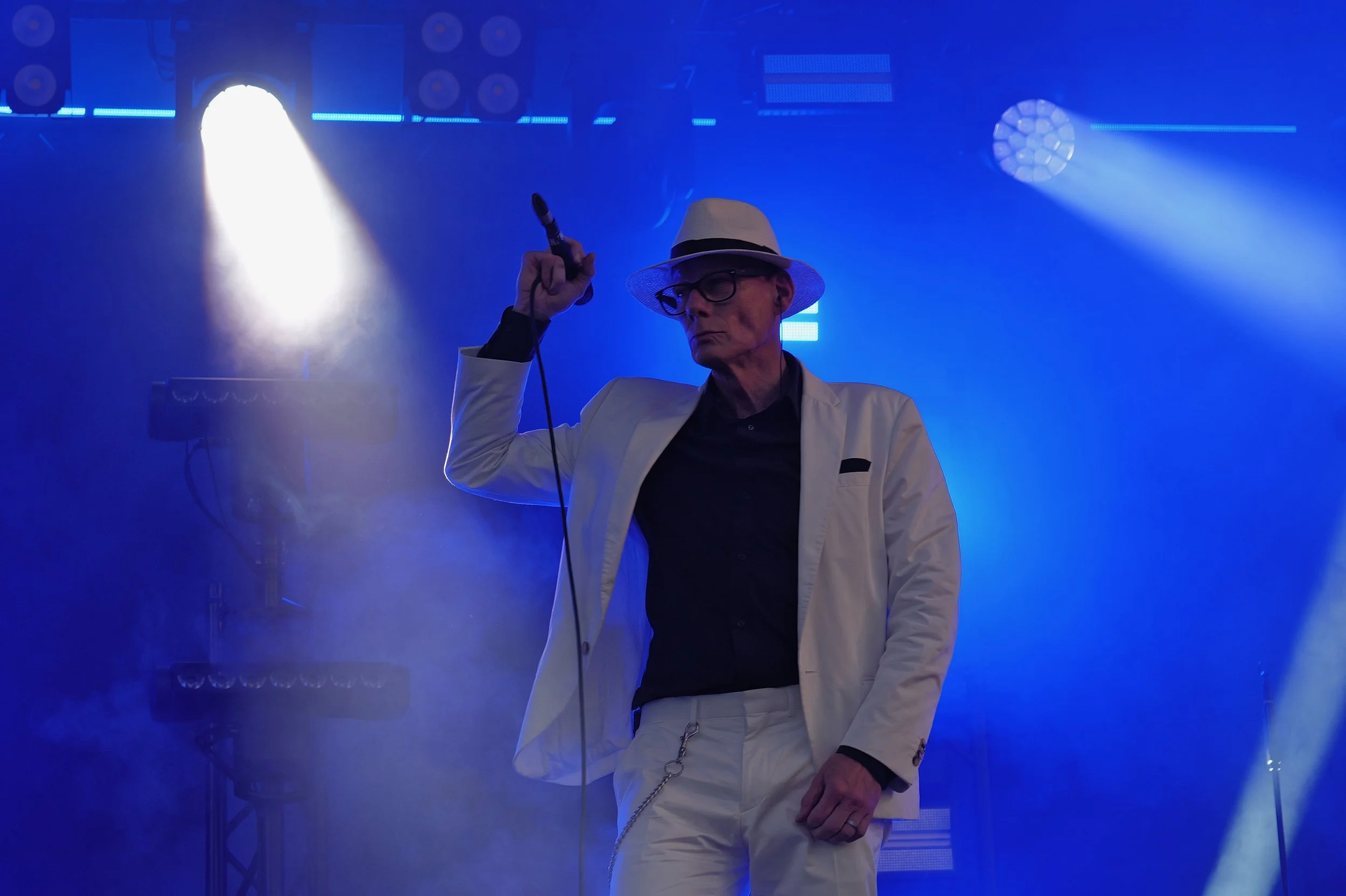 amphi_festival_mark_benecke_2026_covenant_welle_erdball_extize_schattenmann_joachim_witt_tanzbrunnen_solitary_experiments_eisbrecher_celene_nox_oliver_klein_jens_domgoergen_das_ich_motel_transylvania_lebanon_hanover_sotiria_und_vie (60).jpeg