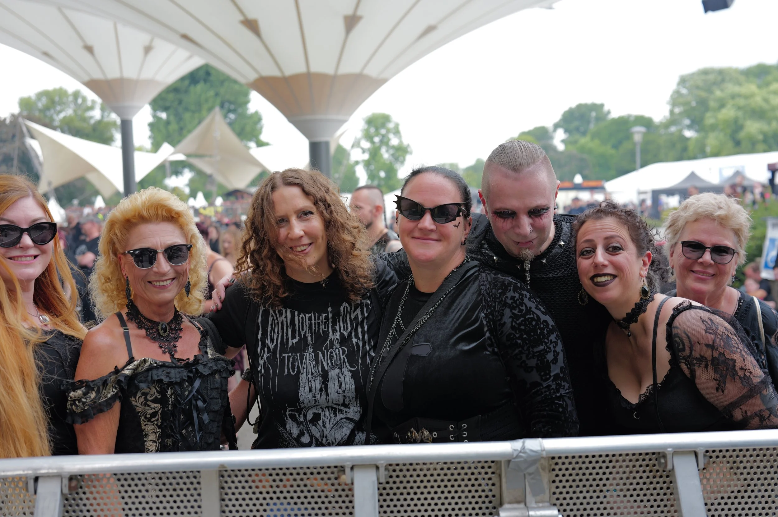 amphi_festival_mark_benecke_2026_covenant_welle_erdball_extize_schattenmann_joachim_witt_tanzbrunnen_solitary_experiments_eisbrecher_celene_nox_oliver_klein_jens_domgoergen_das_ich_motel_transylvania_lebanon_hanover_sotiria_und_vie (91).jpeg