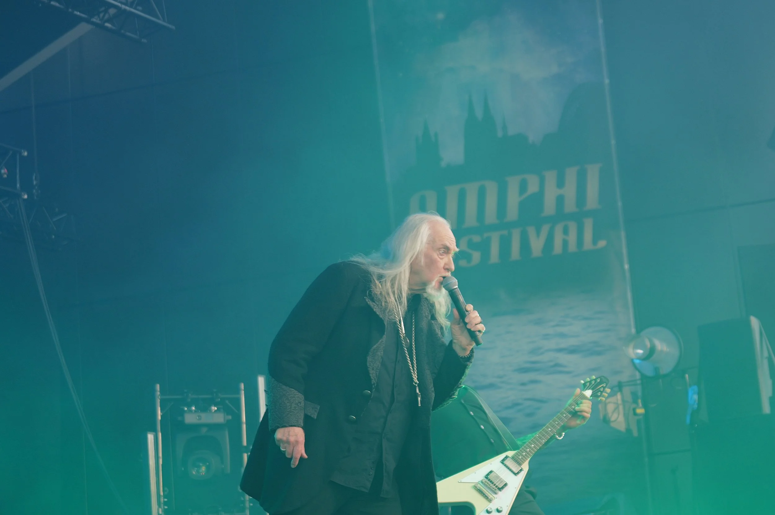 amphi_festival_mark_benecke_2026_covenant_welle_erdball_extize_schattenmann_joachim_witt_tanzbrunnen_solitary_experiments_eisbrecher_celene_nox_oliver_klein_jens_domgoergen_das_ich_motel_transylvania_lebanon_hanover_sotiria_und_vie (152).jpeg