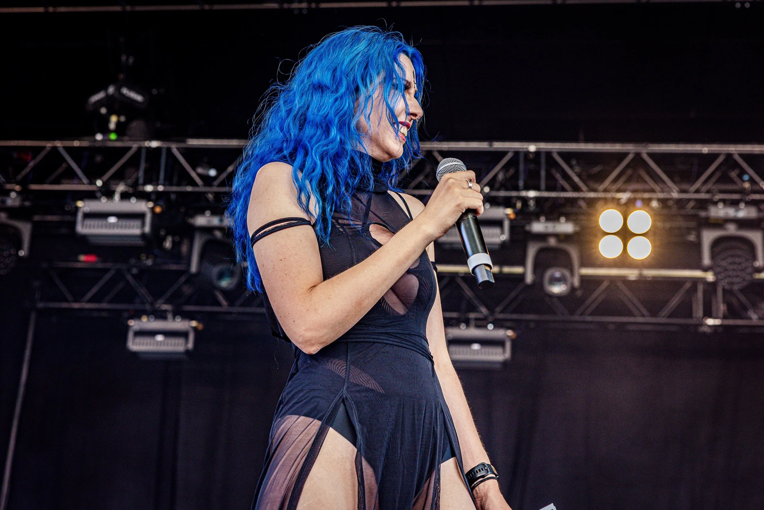 mark_benecke_celene_oli_jens_moderation_amphi_festival_koeln_cologne_2026_tanzbrunnen_fotos_von_Thomas_Friedel_Fuhrmann_bandfisch_tv - 26.jpeg