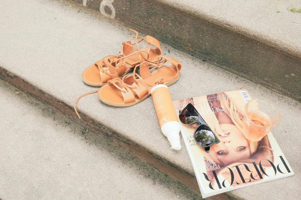 waiting for saturday : brooklyn stoop