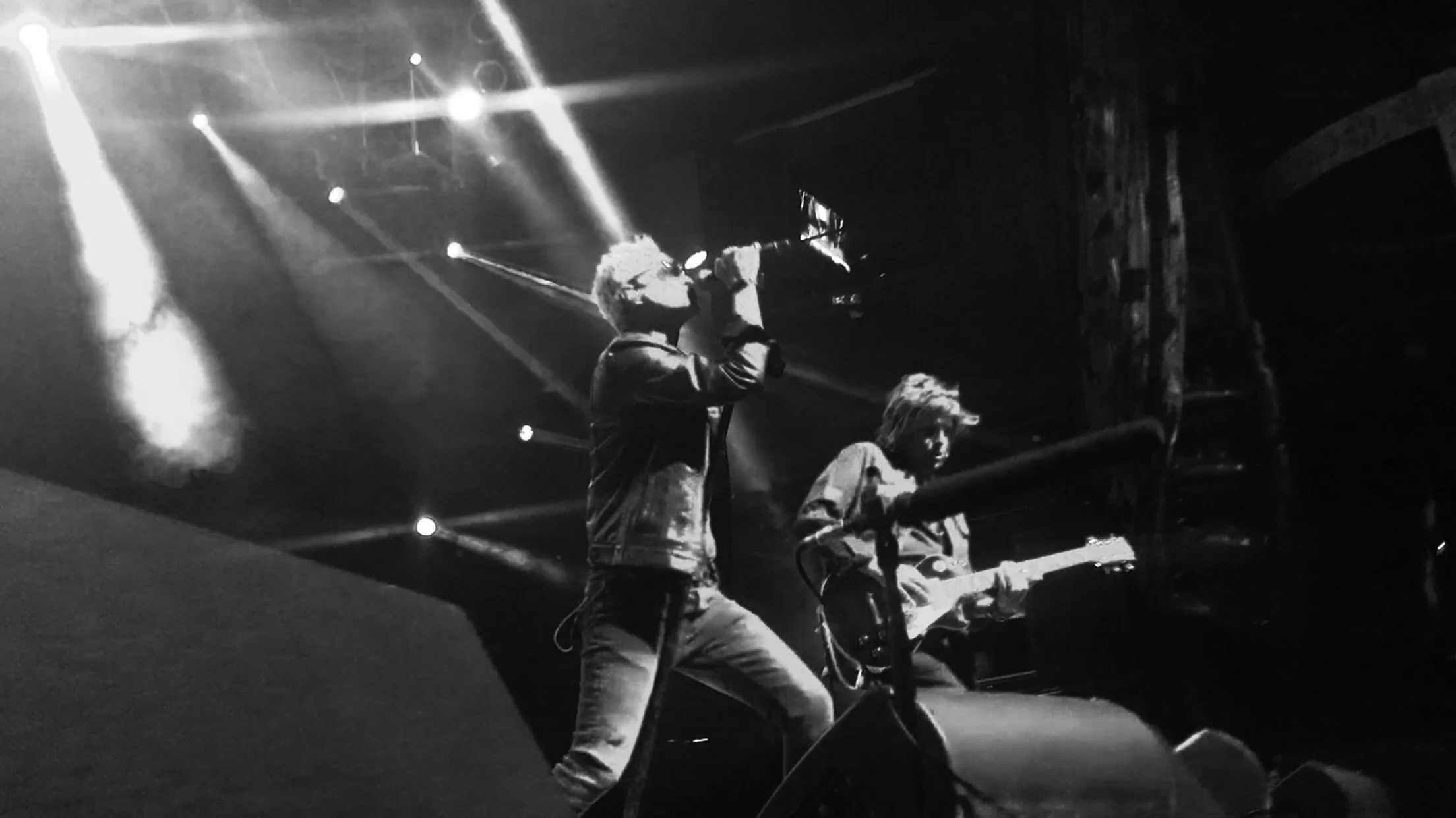 STP Lead Singer Jeff Gutt and Dean DeLeo by Jorge Lara