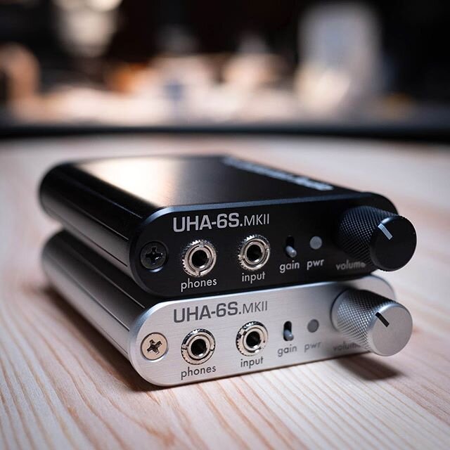 Take your pick: black or silver. New batch of UHA-6S.MKII portable DAC/amps are in stock and shipping!

#leckertonaudio #headphoneamp #personalaudio #hifiaudio #headphones🎧 #portableaudio #highendaudio #headphoneamplifier #dacamp #hifiheadphones