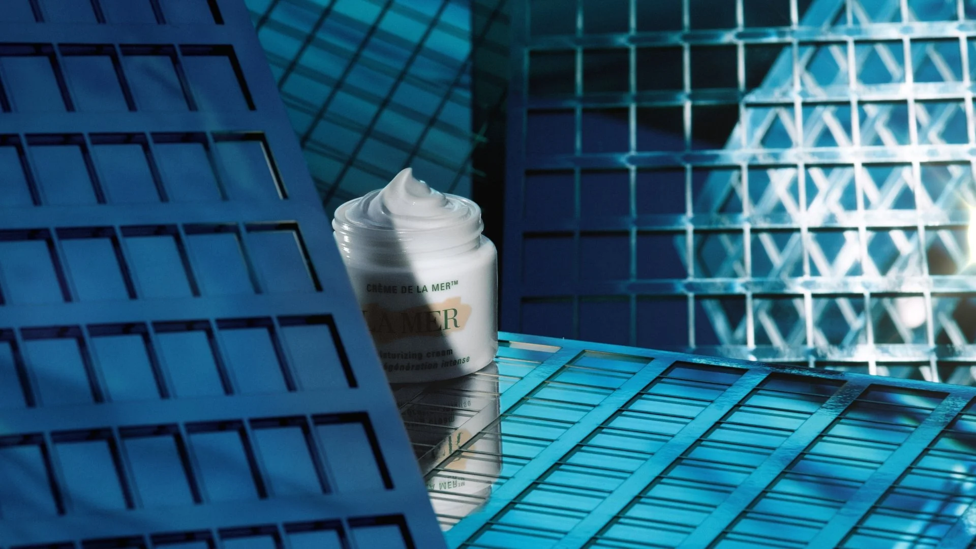 D11_disruptive2_16x9