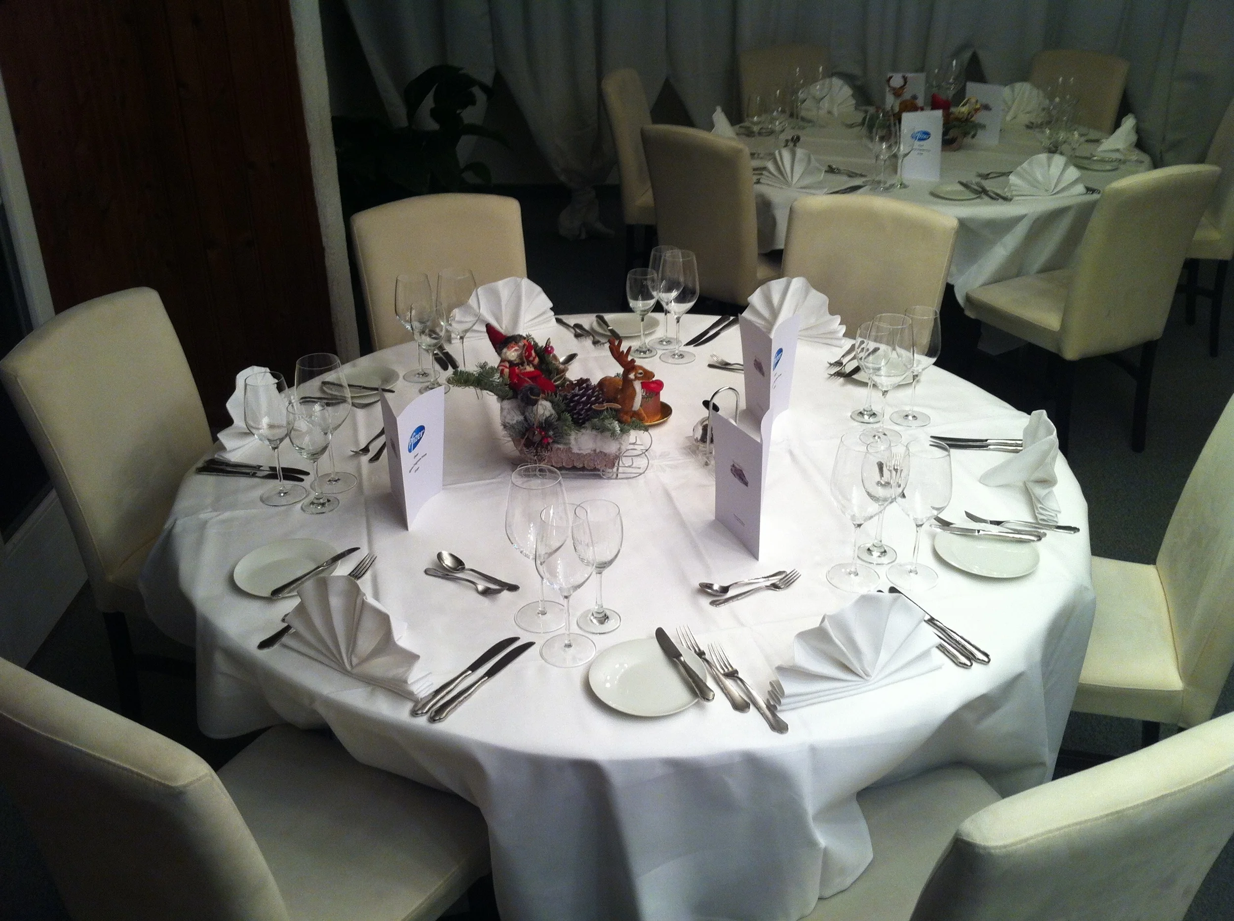 Runder Tisch im Panoramablick