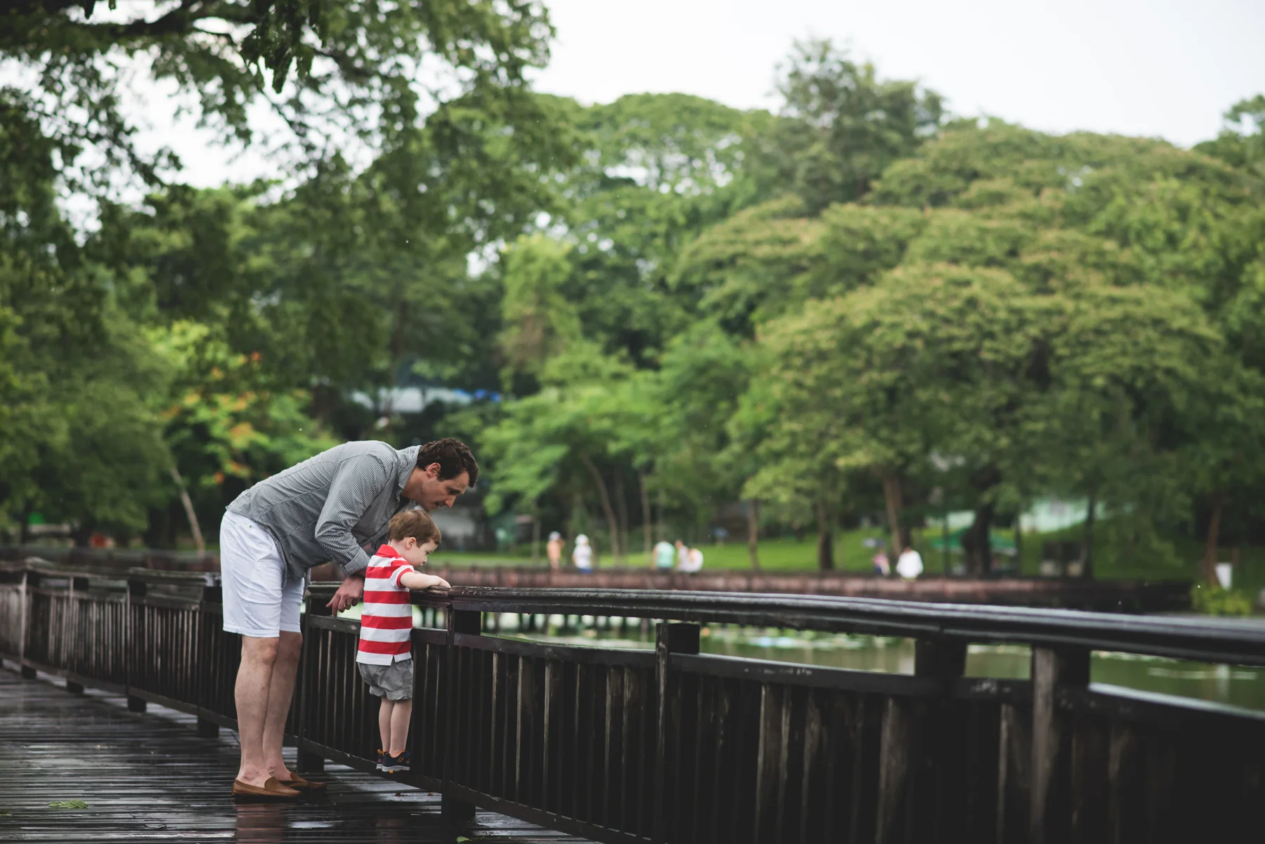 family-kandawgyi-lake-yangon.jpg