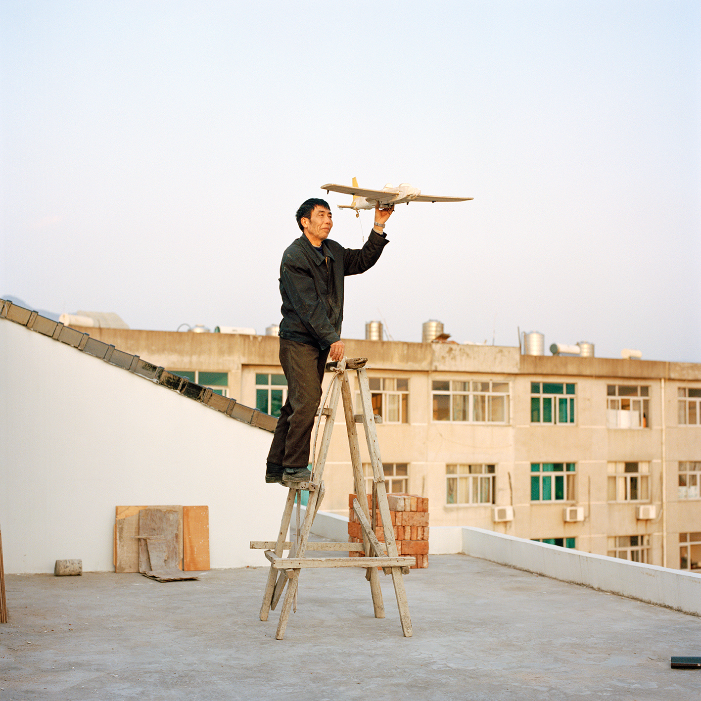 xiaoxiao-xu-aeronautics-in-the-backyards-2015-photography-of-china-32.jpg