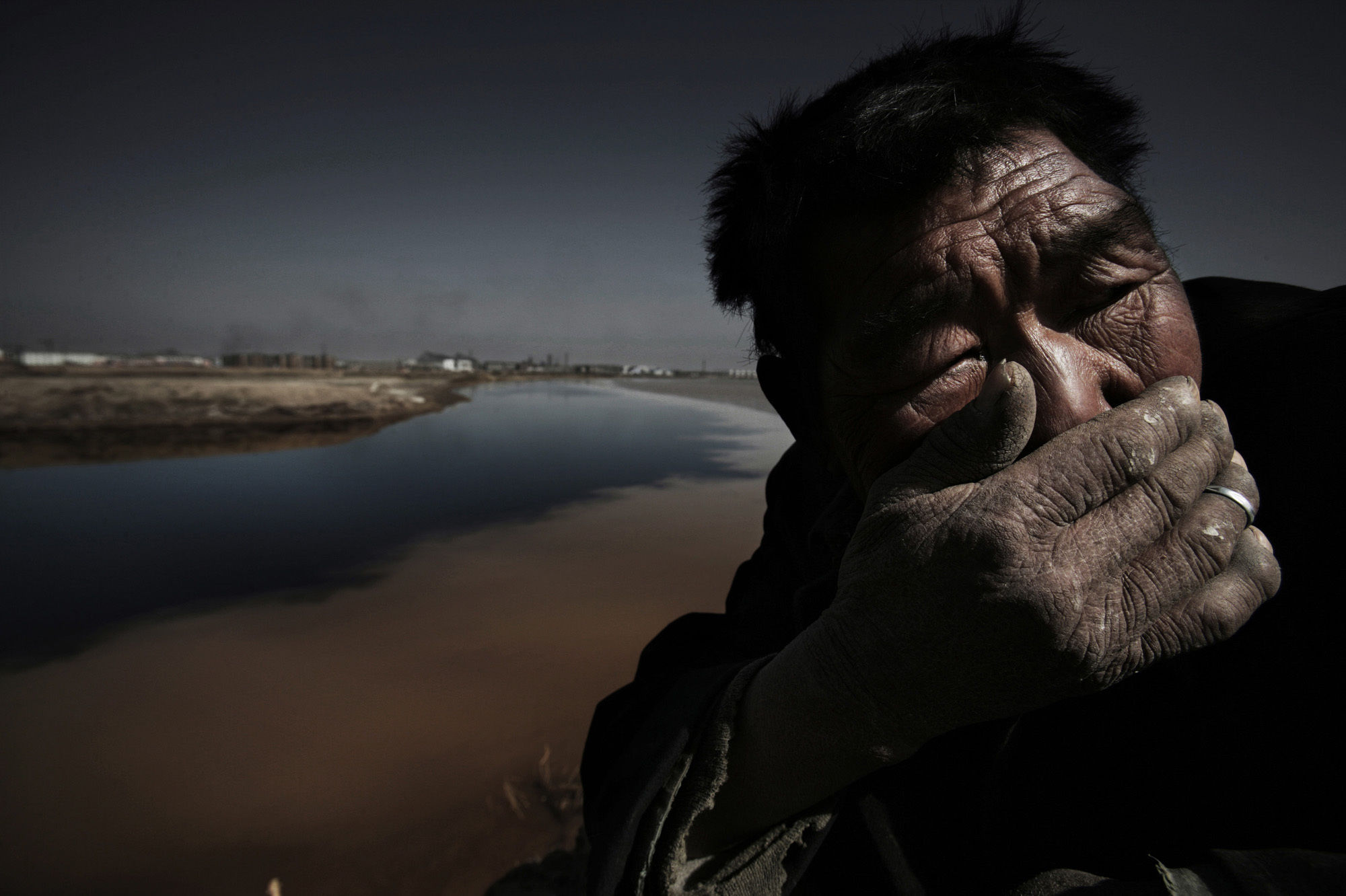 Lu Guang, "Shepherd on the bank of the Yellow River. Shizuishan City, Ningxia", April 23, 2006