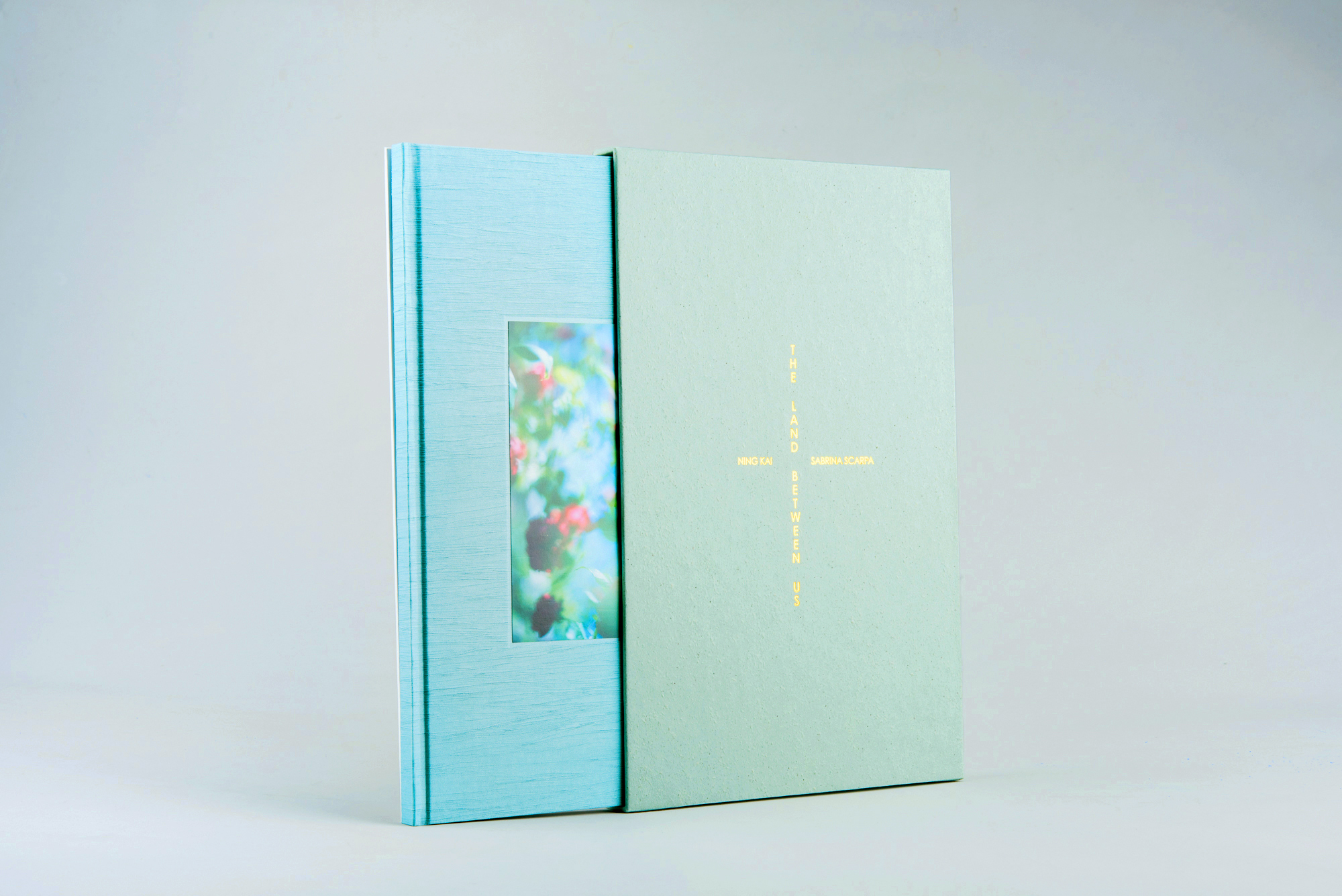 Ning Kai & Sabrina Scarpa, “The Land Between Us”, edited by Imageless © Courtesy of the authors