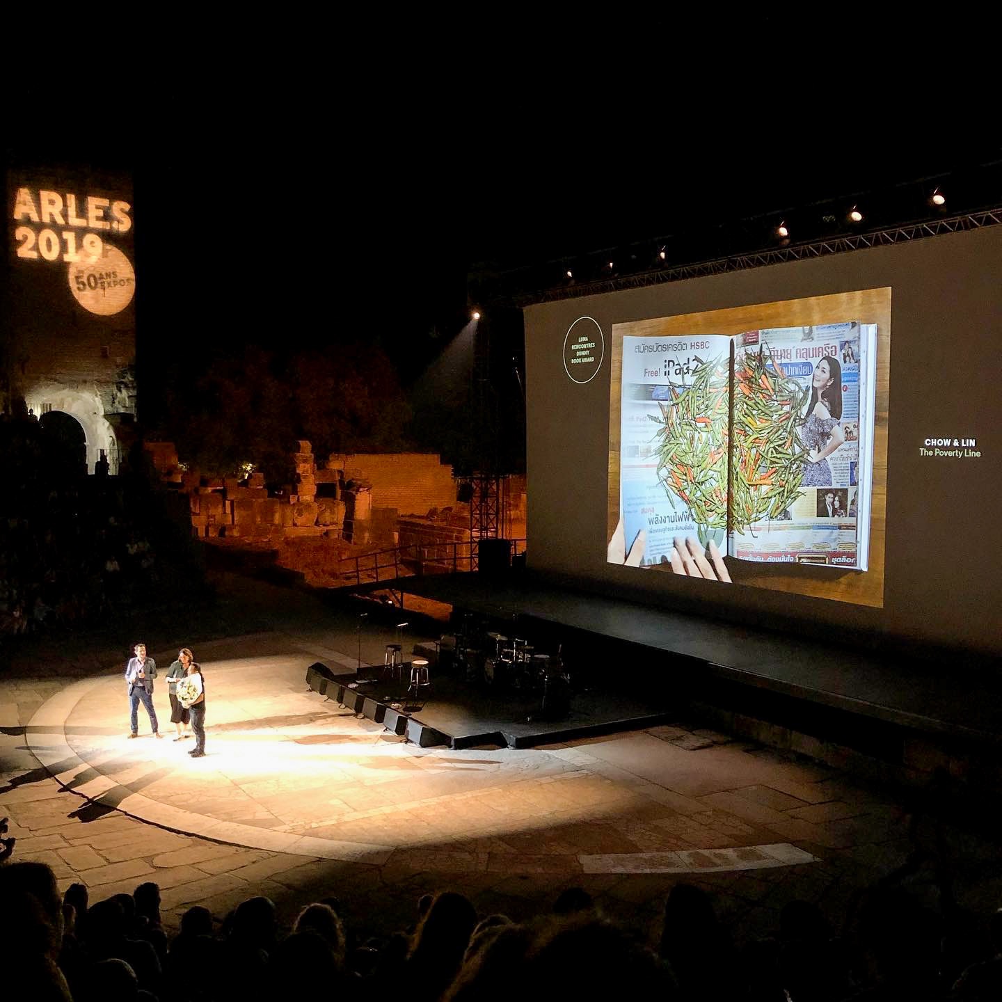 Stefen Chow receiving the Luma Rencontres Dummy Book Award 2019 © Miki Hasegawa