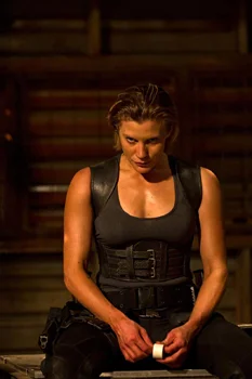 Katee-Sackhoff-in-Riddick-2013-Movie-Image.jpg