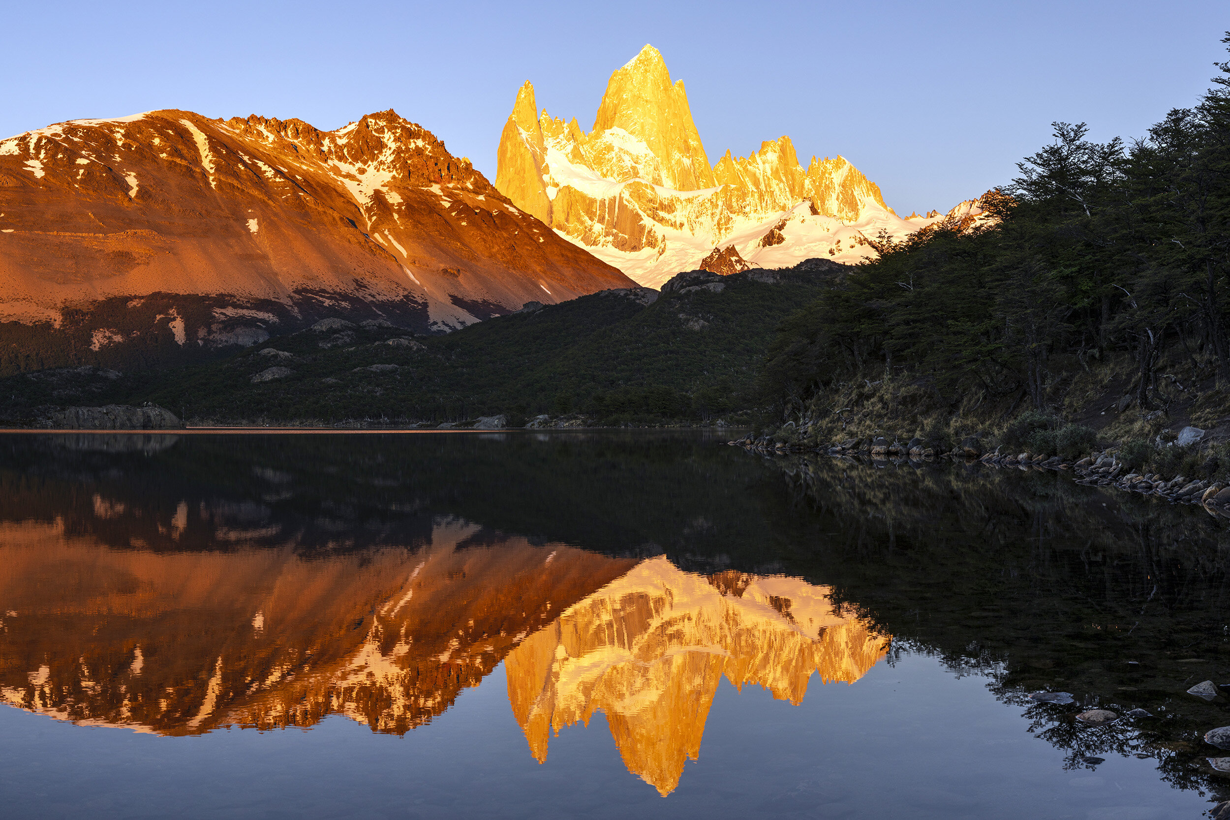 FitzRoySunrisePano.jpg