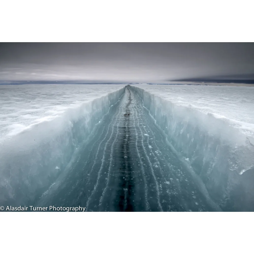 Crack in the Ross Sea Antarctica.jpg