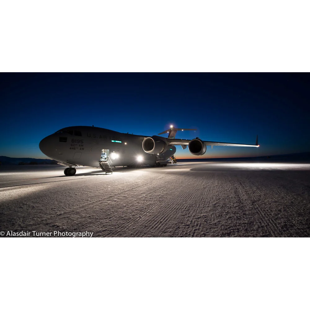USAF C-17 Antarctica.jpg