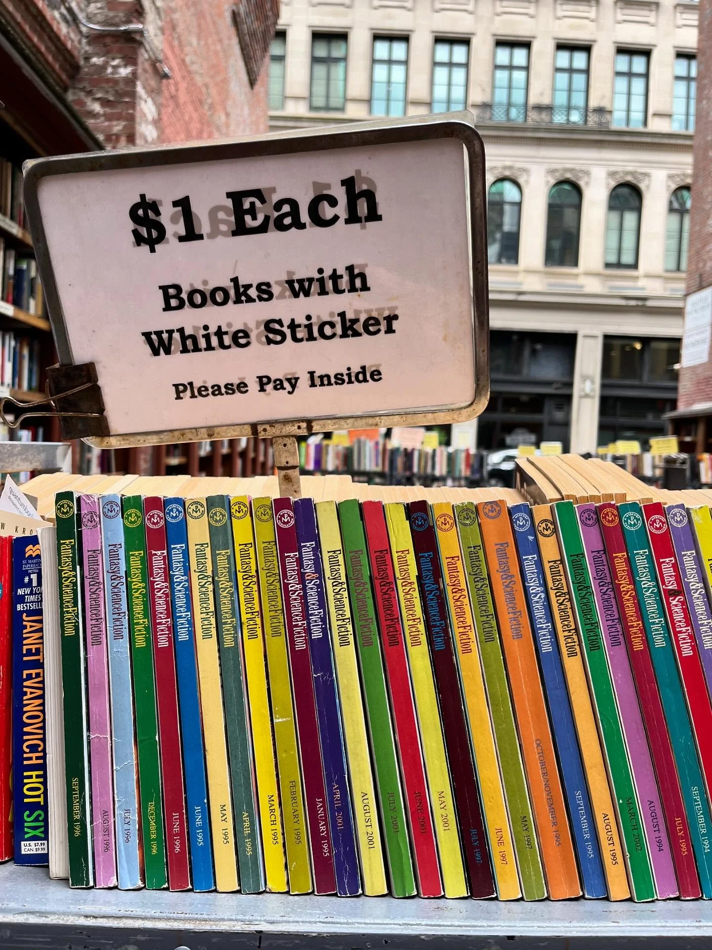 New in the sale lot: sci-fi and fantasy journals! An abundance of 80s &amp; 90s sff publication will be rolling out at only $1 apiece!