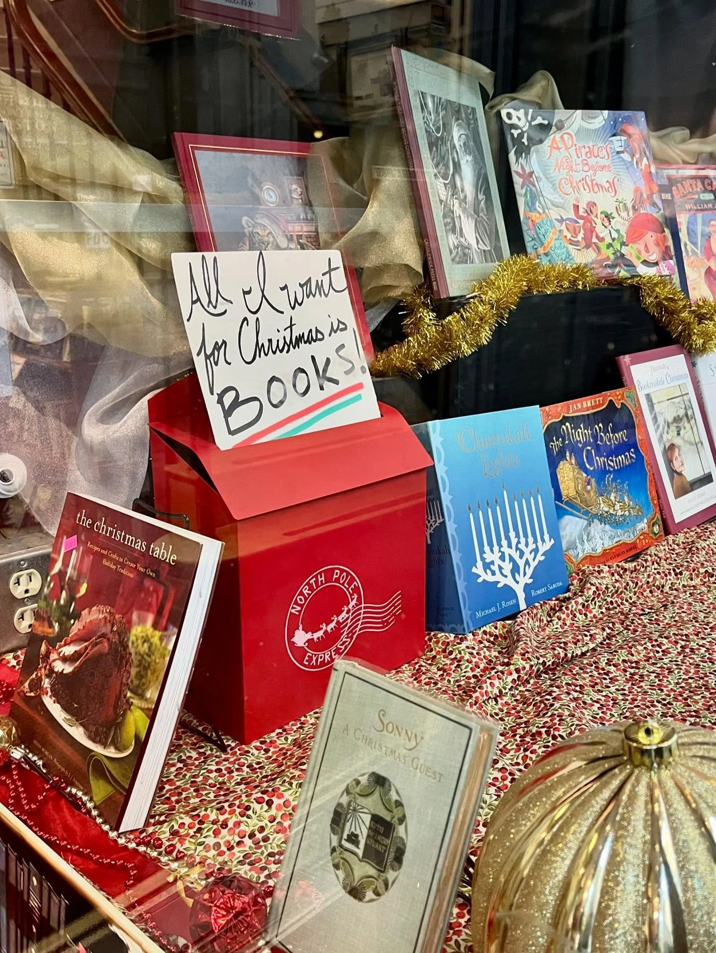 HOLIDAY HOURS AND CLOSURES:
CLOSED: Christmas Day 12/25, New Year&rsquo;s Day 1/1
Likely closing early Christmas Eve Day around 4pm
Outside of that, regular hours Mon-Sat 9-5:30 continue!
Swipe for new arrivals in poetry and LGBT+ studies, plus a pee