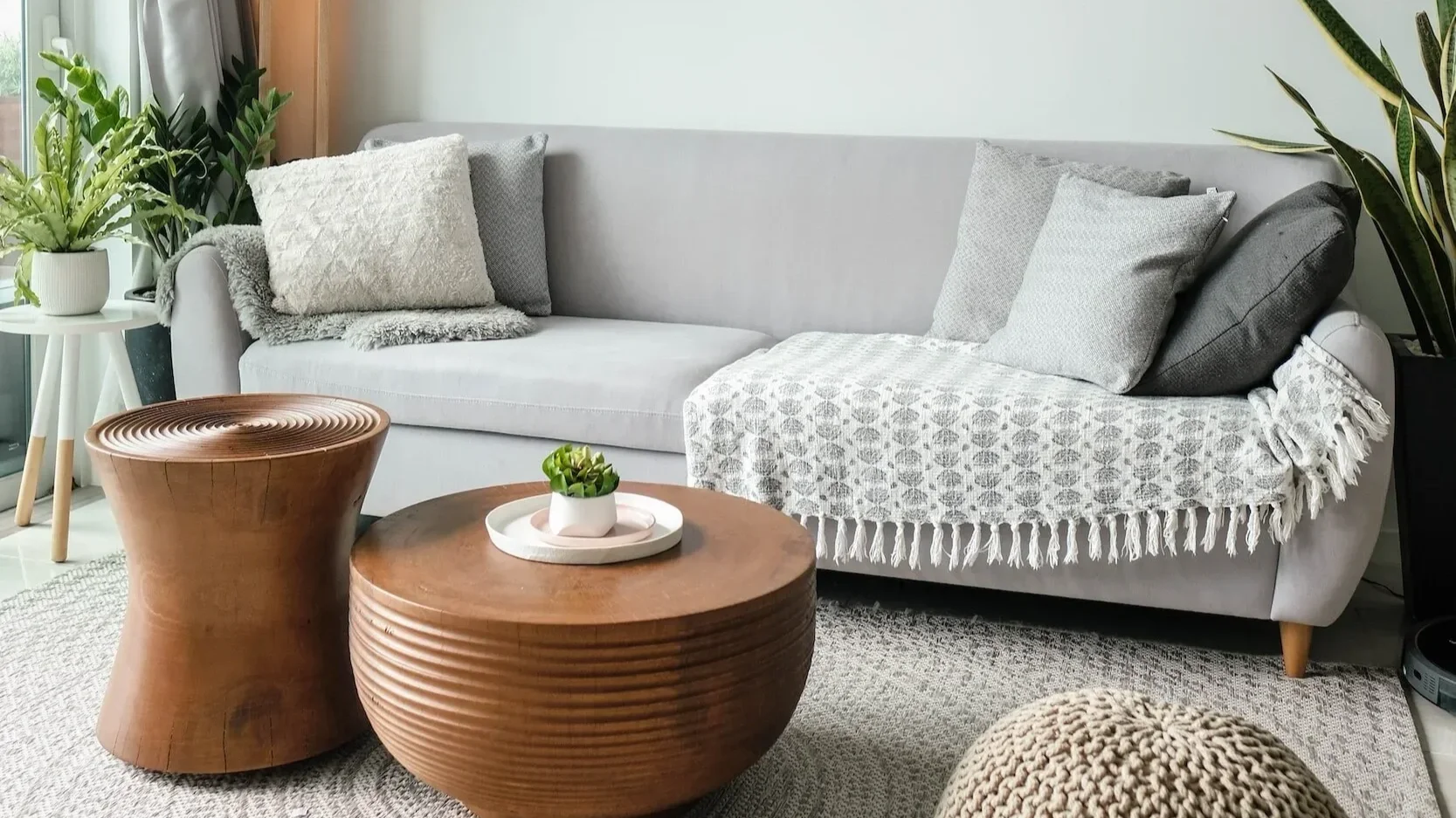 Couples Therapist in Los Angeles: Therapy Couch in a therapy office