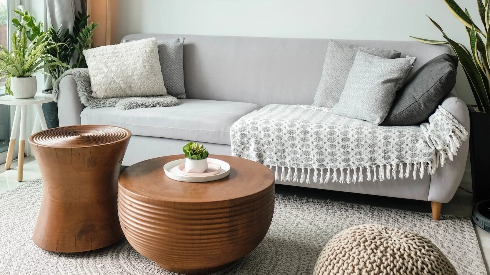 CBT Los Angeles: A therapy office with a warm, inviting couch.