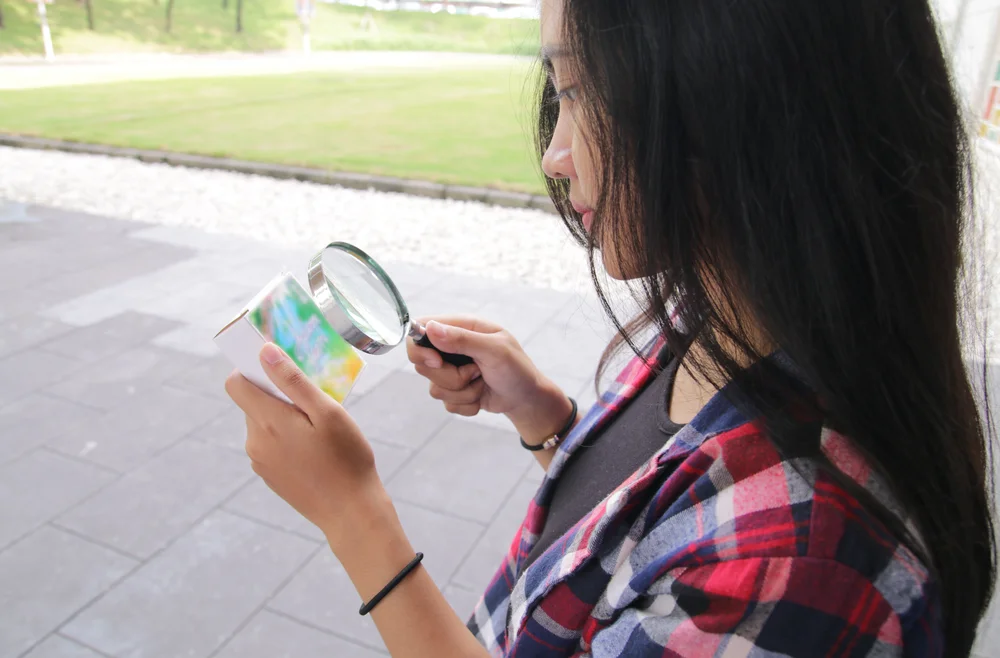 ILUSTRASI MEMBUAT PENASARAN PELANGGAN (UCEO)